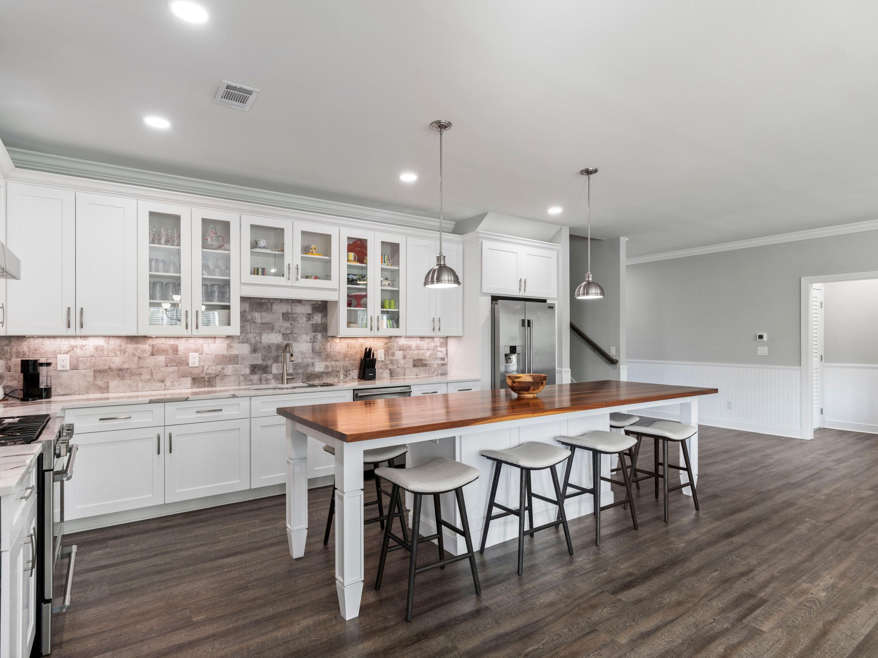 LAKEVIEW - Residential