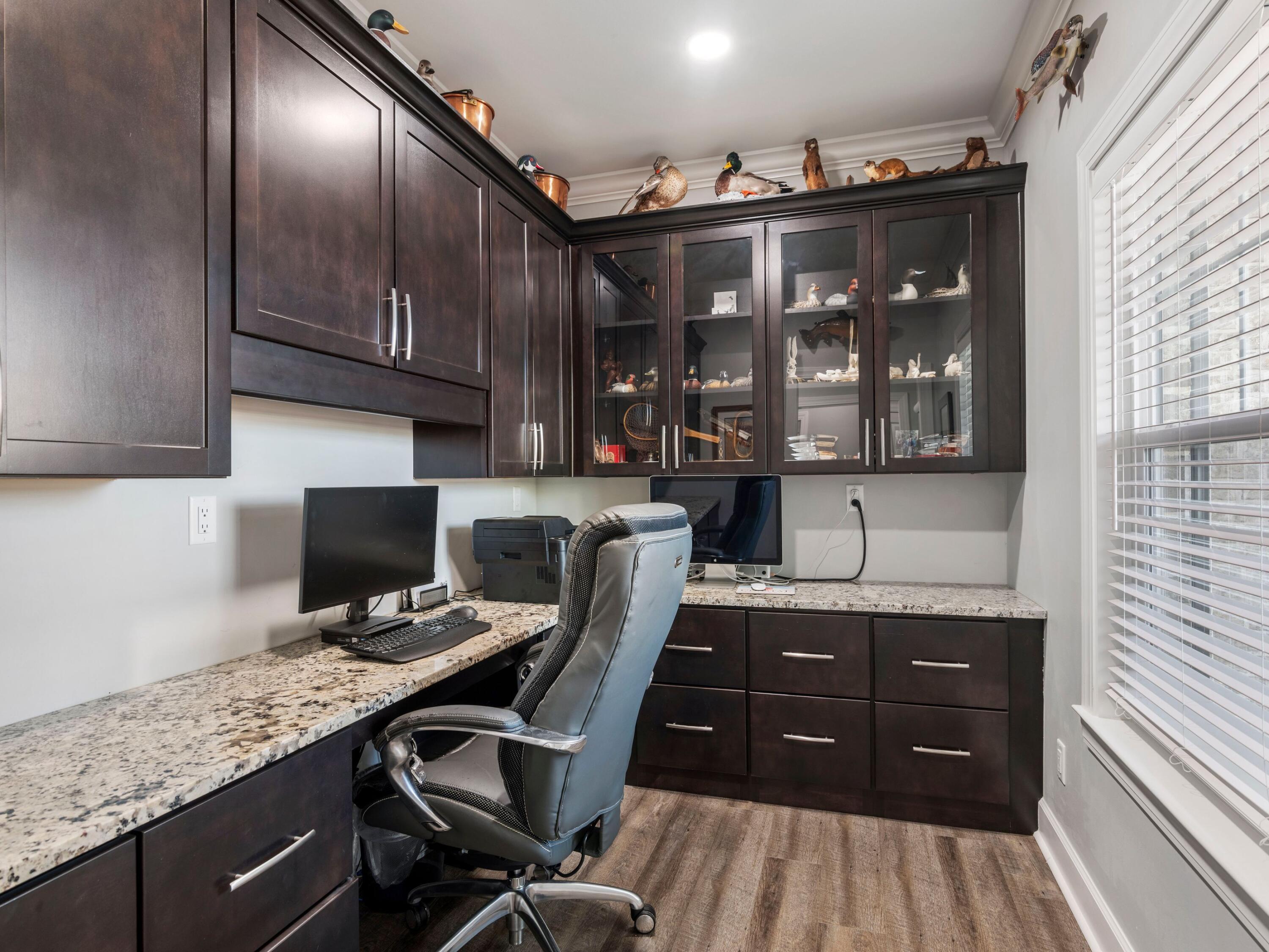 LAKEVIEW - Residential