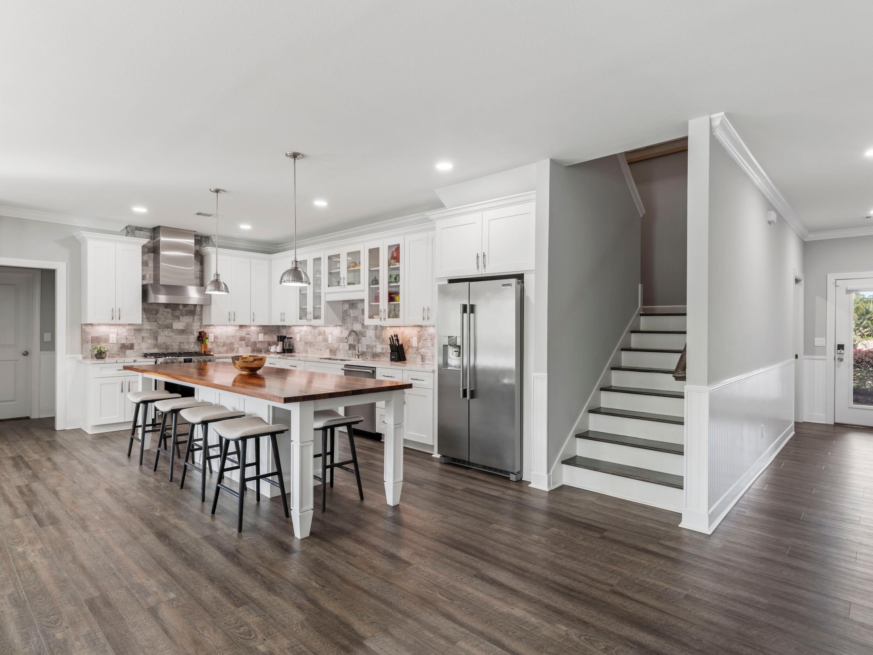 LAKEVIEW - Residential