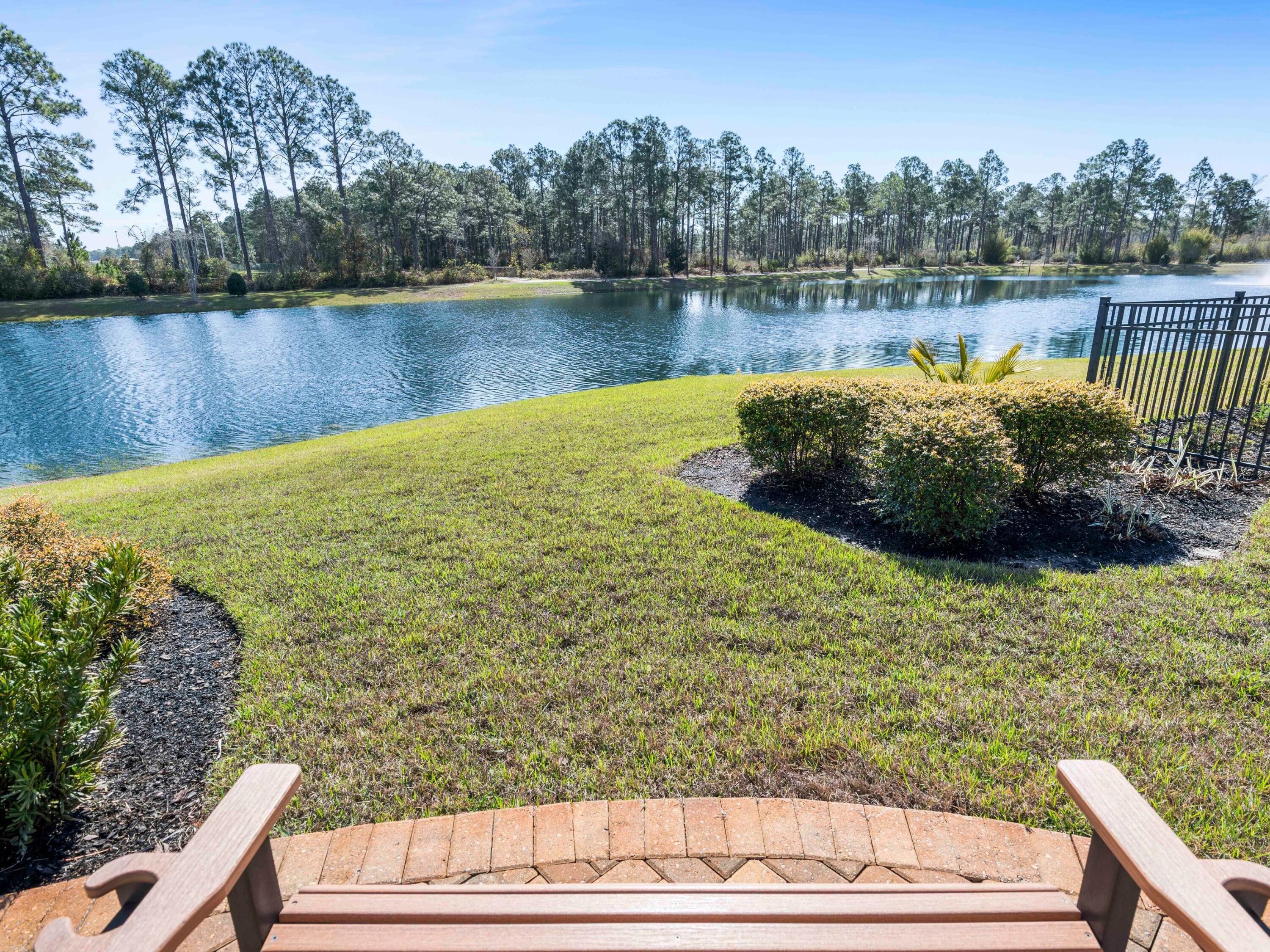 LAKEVIEW - Residential