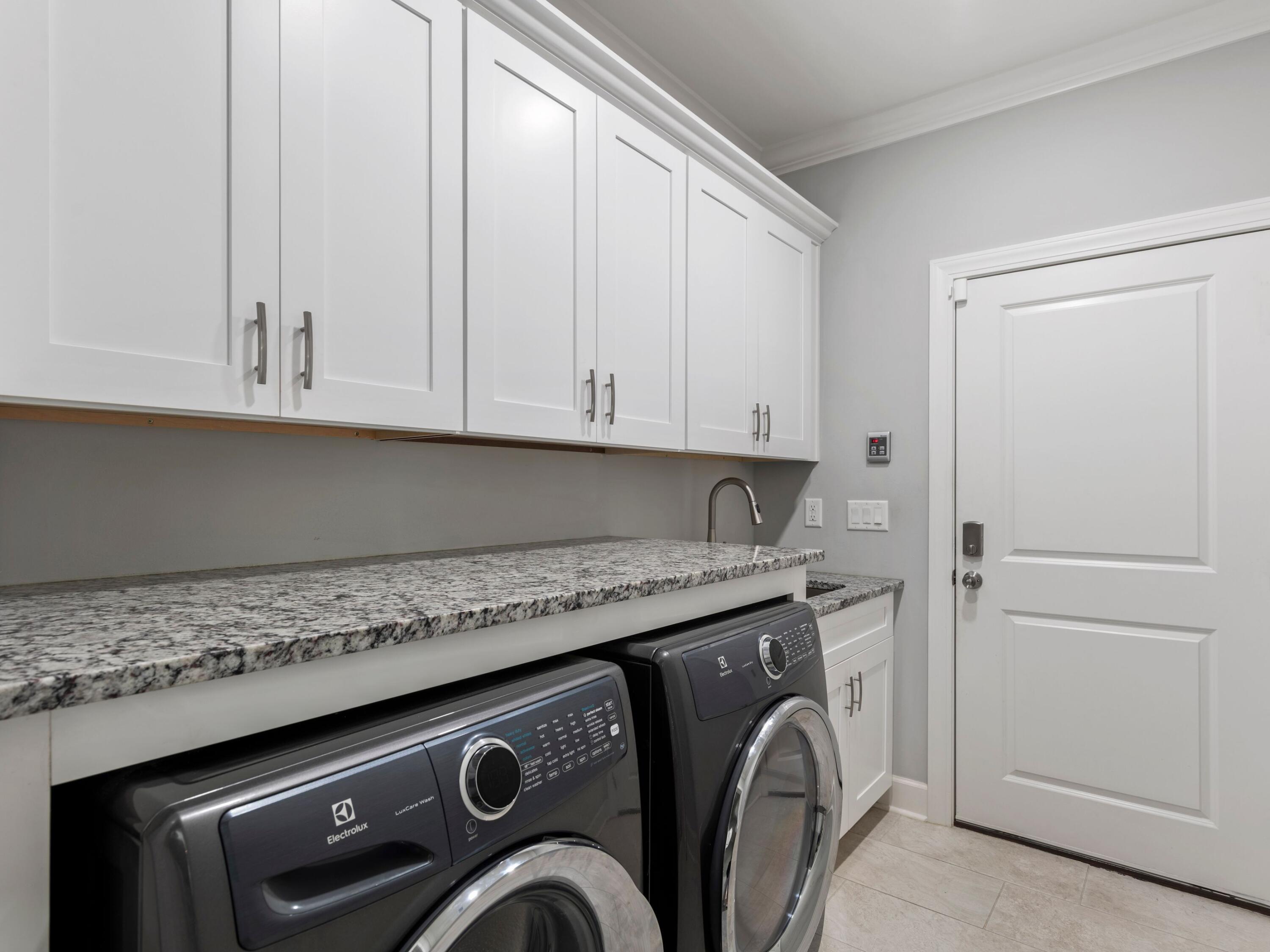 LAKEVIEW - Residential