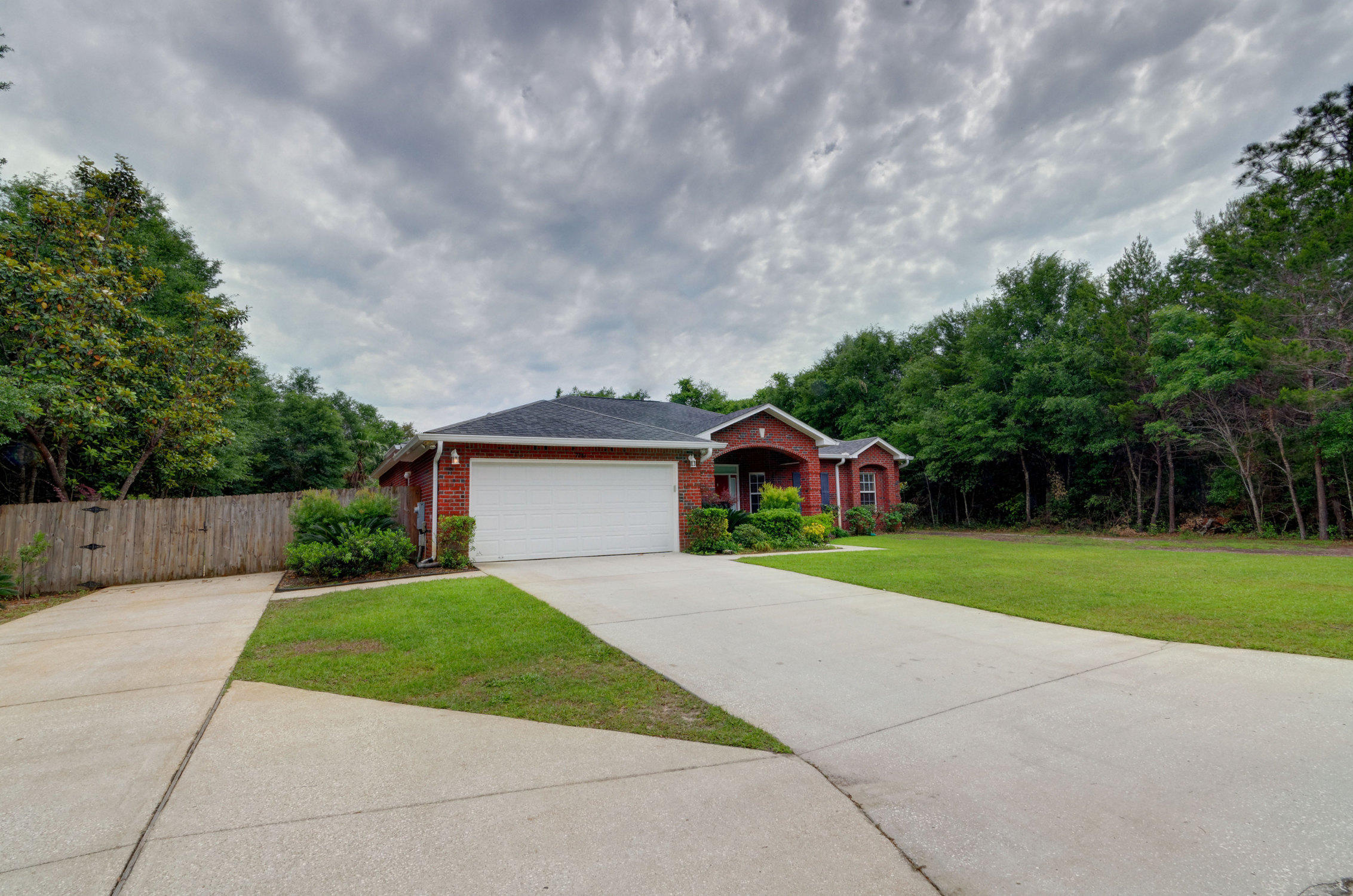 MOSSY OAKS - Residential