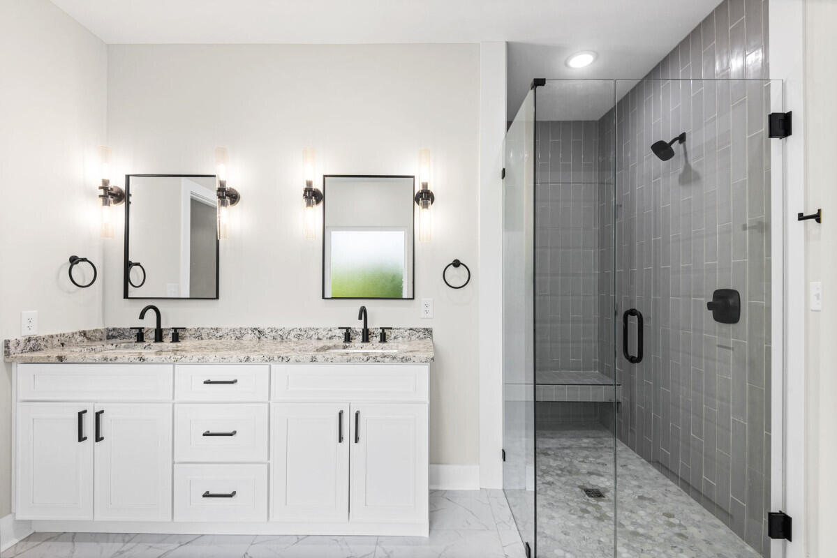 TEN LAKE ESTATES UNIT 2 - Residential