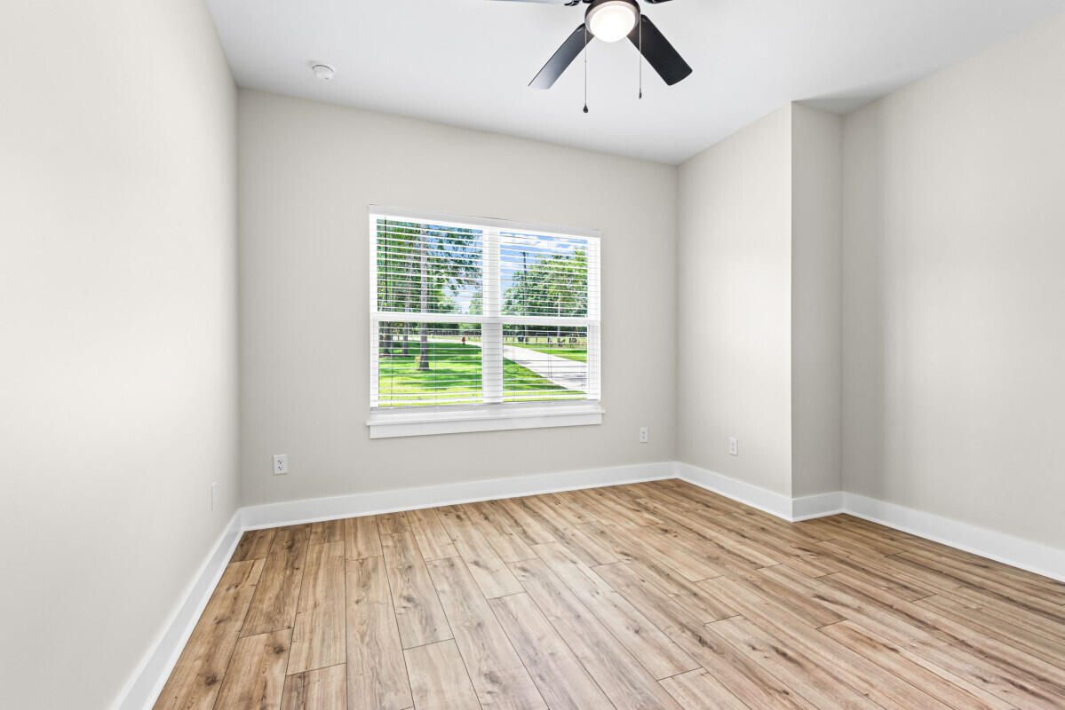 TEN LAKE ESTATES UNIT 2 - Residential