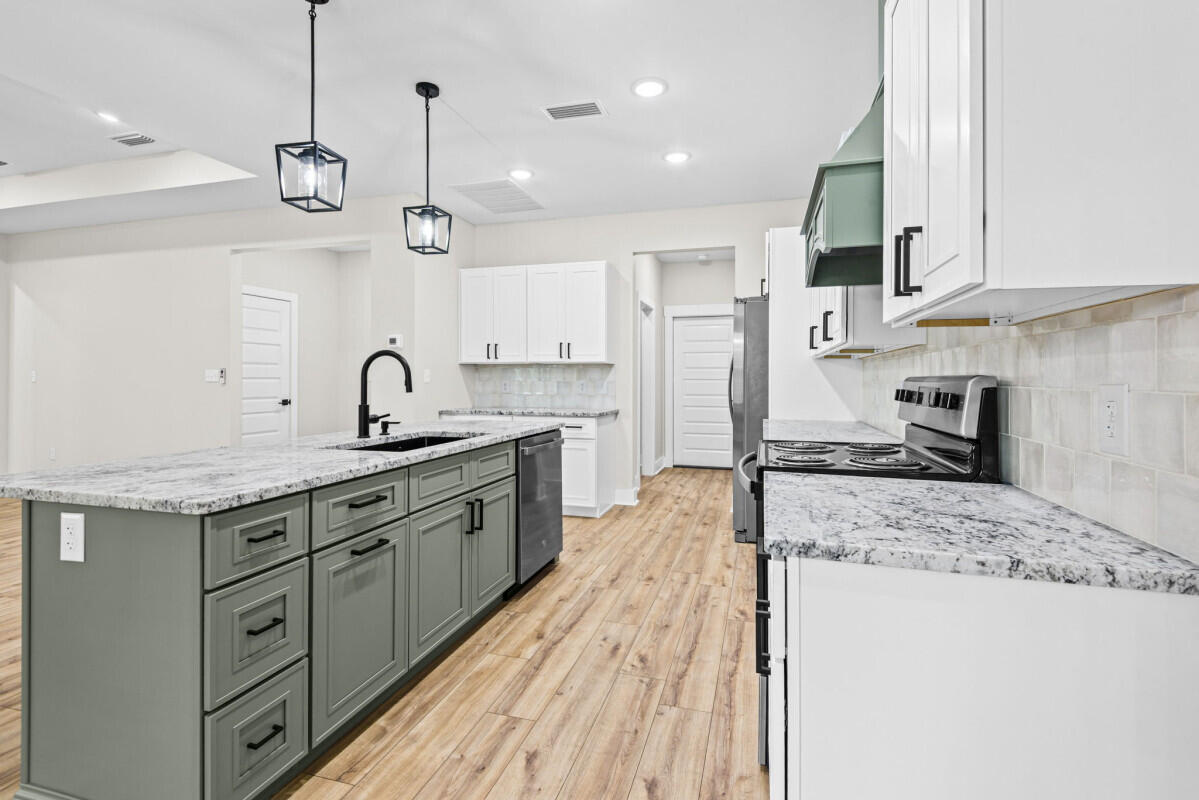 TEN LAKE ESTATES UNIT 2 - Residential