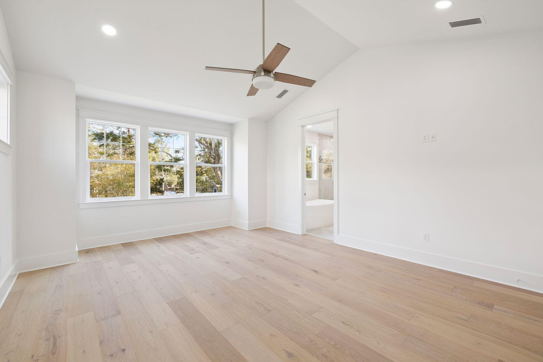 EAGLE BAY - Residential