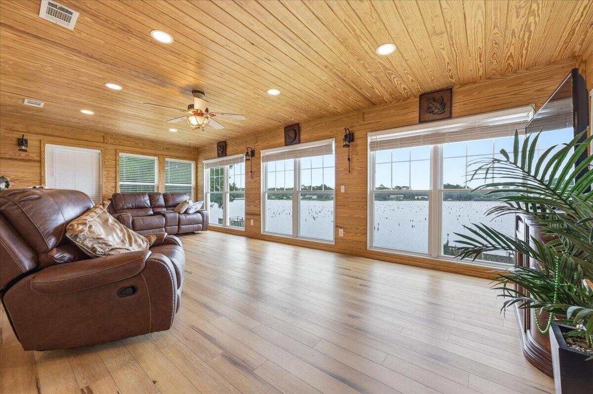 KING LAKE ESTATES - Residential