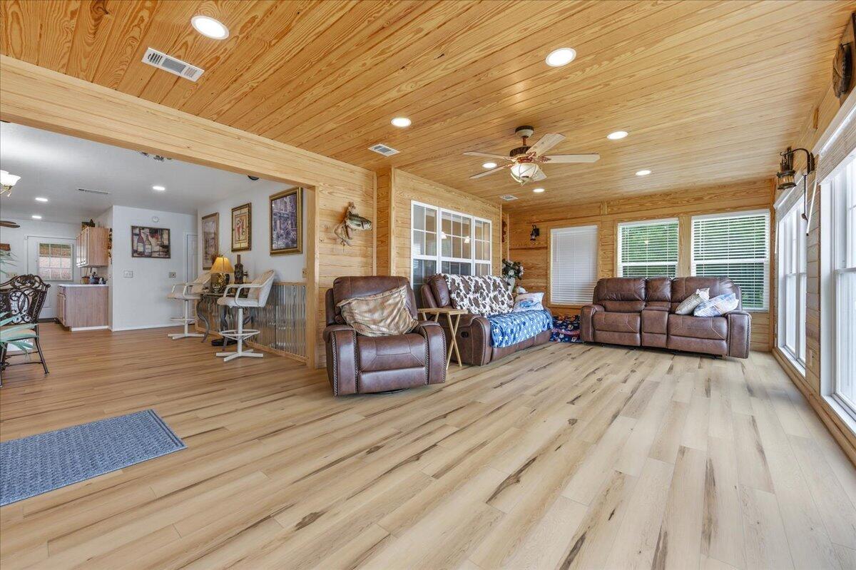 KING LAKE ESTATES - Residential