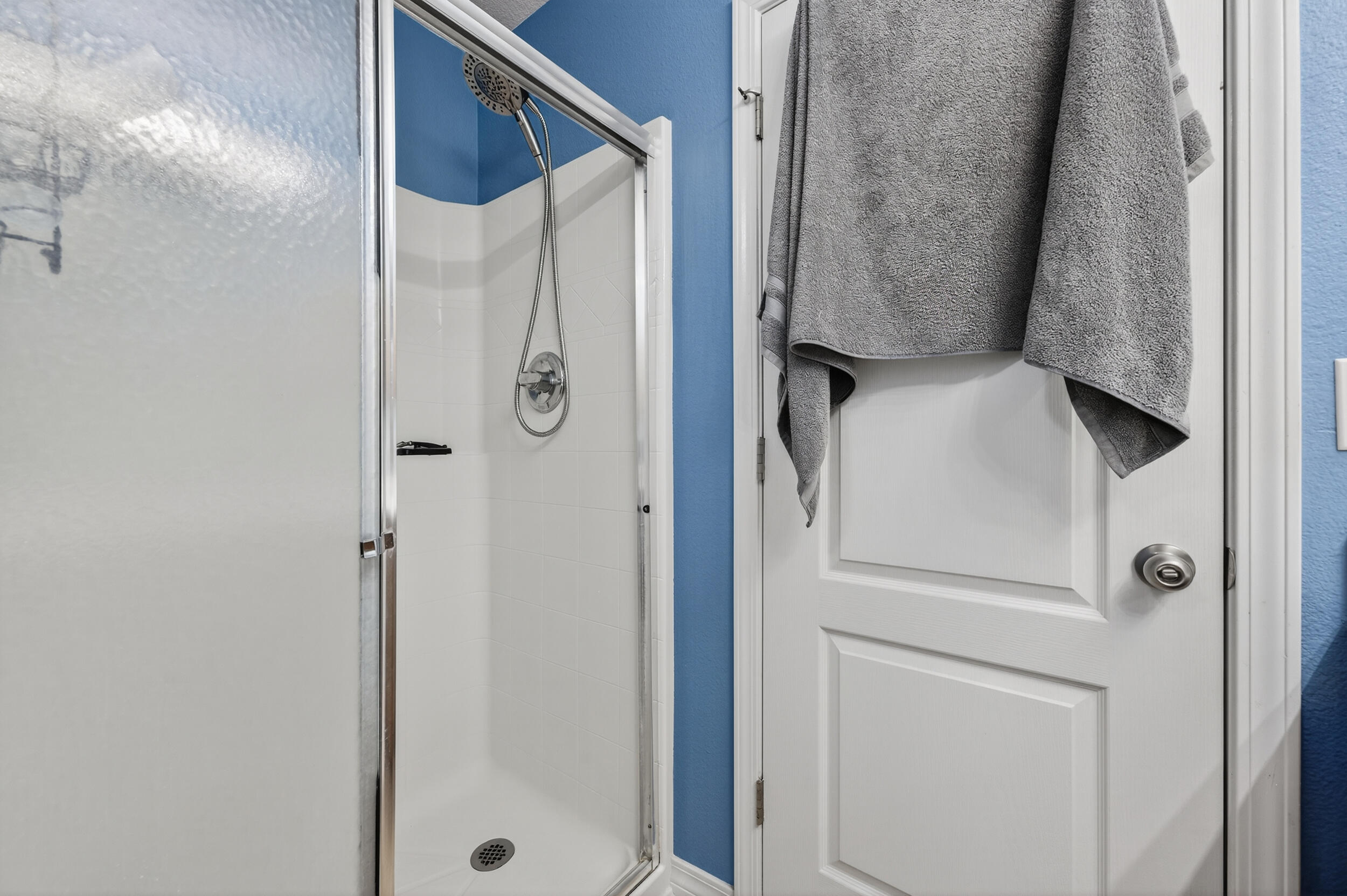 EAGLE BAY - Residential