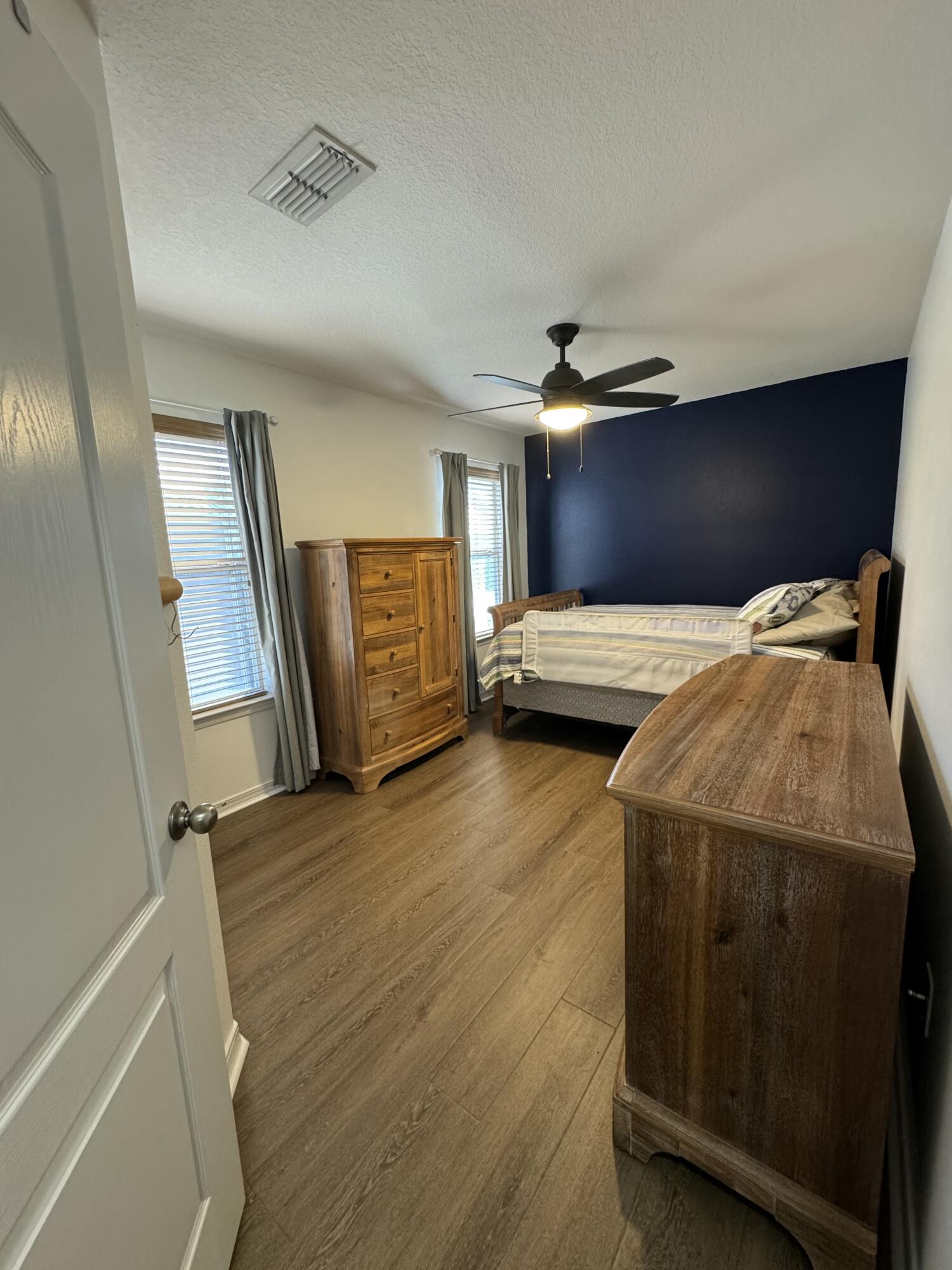 EAGLE BAY - Residential