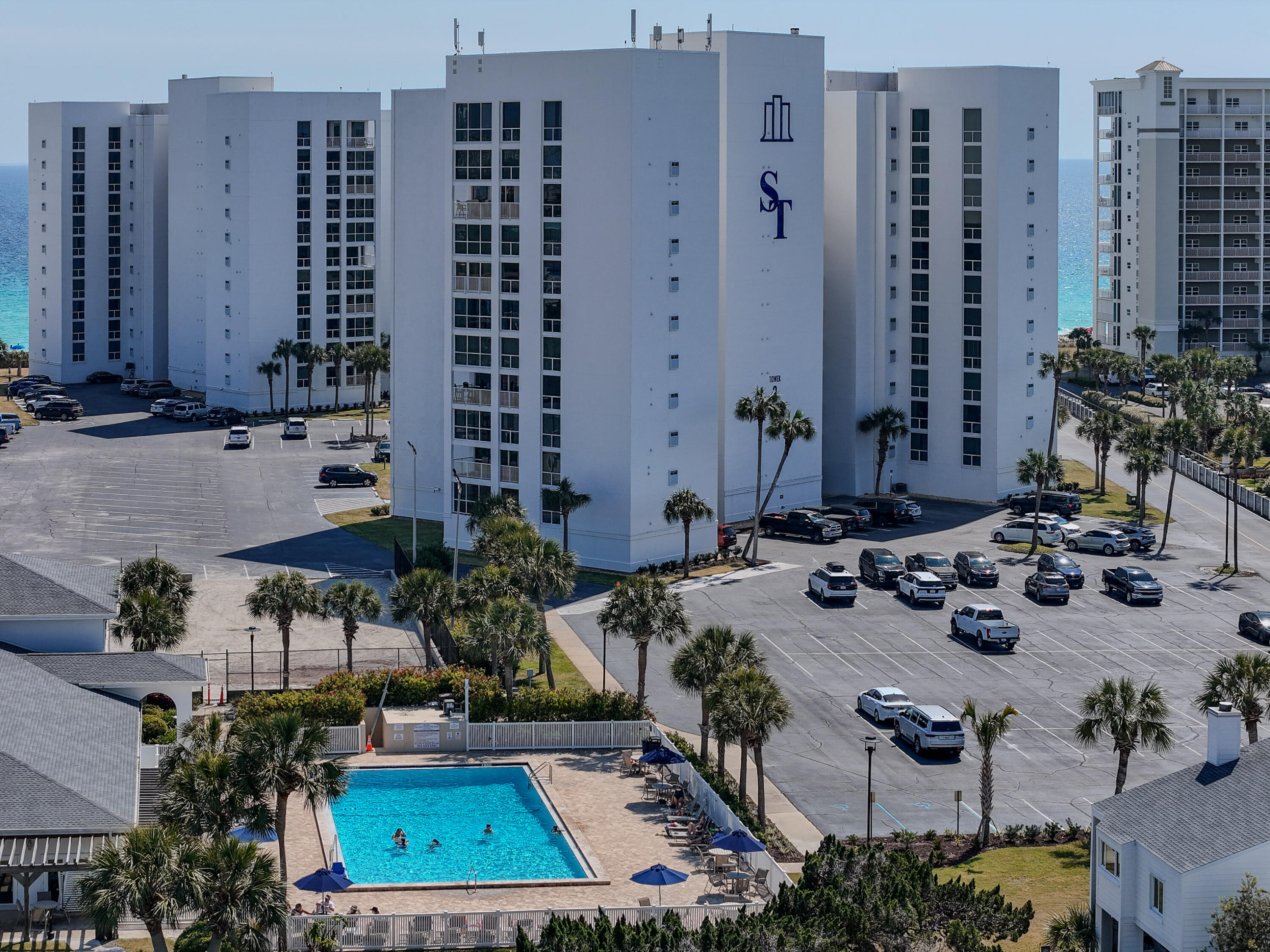 SHORELINE TOWERS 3 - Residential