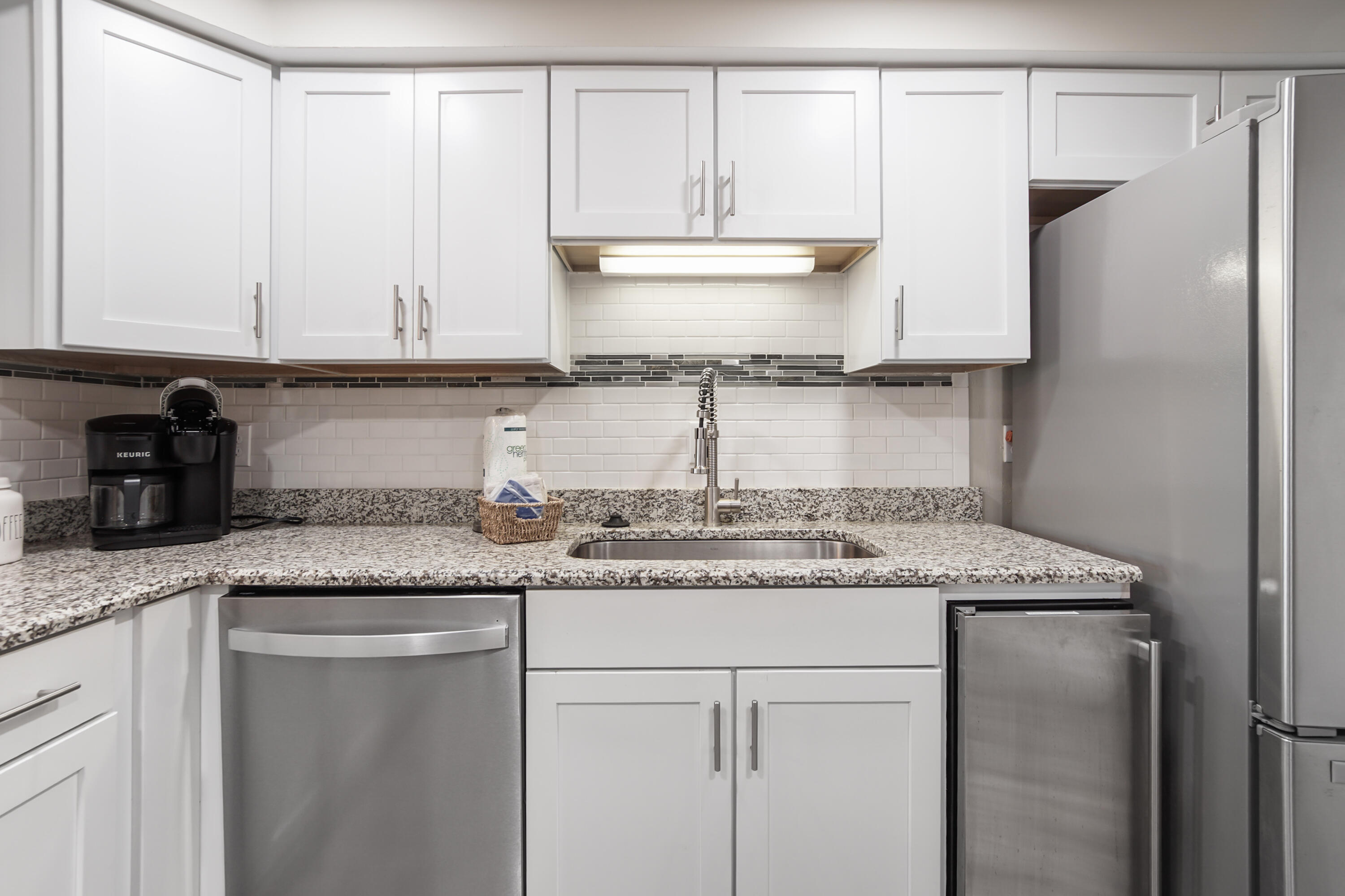 SHORELINE TOWERS 3 - Residential