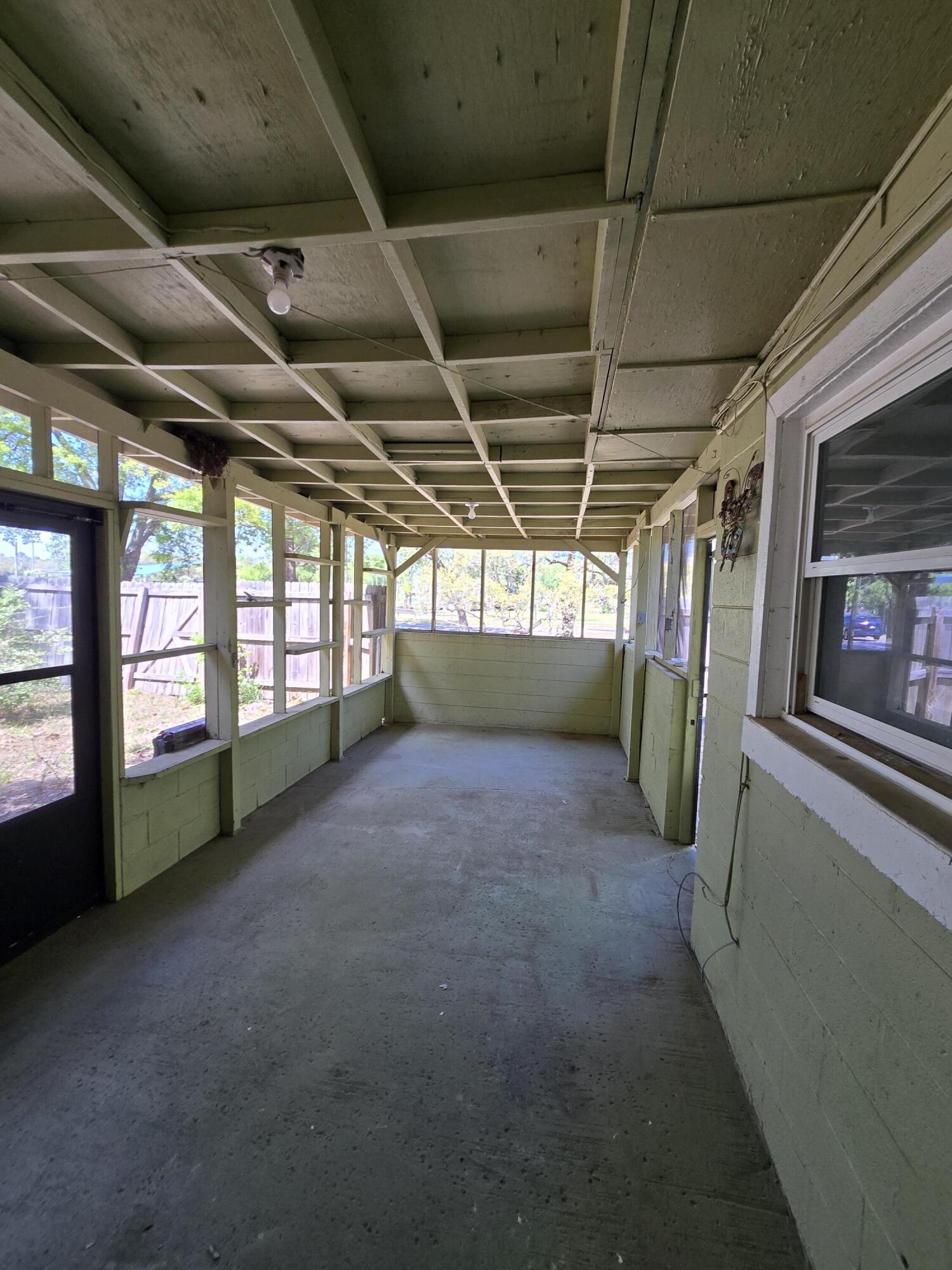 PARK PLACE 3RD ADDN LOT 8 BLK 8 - Residential Lease