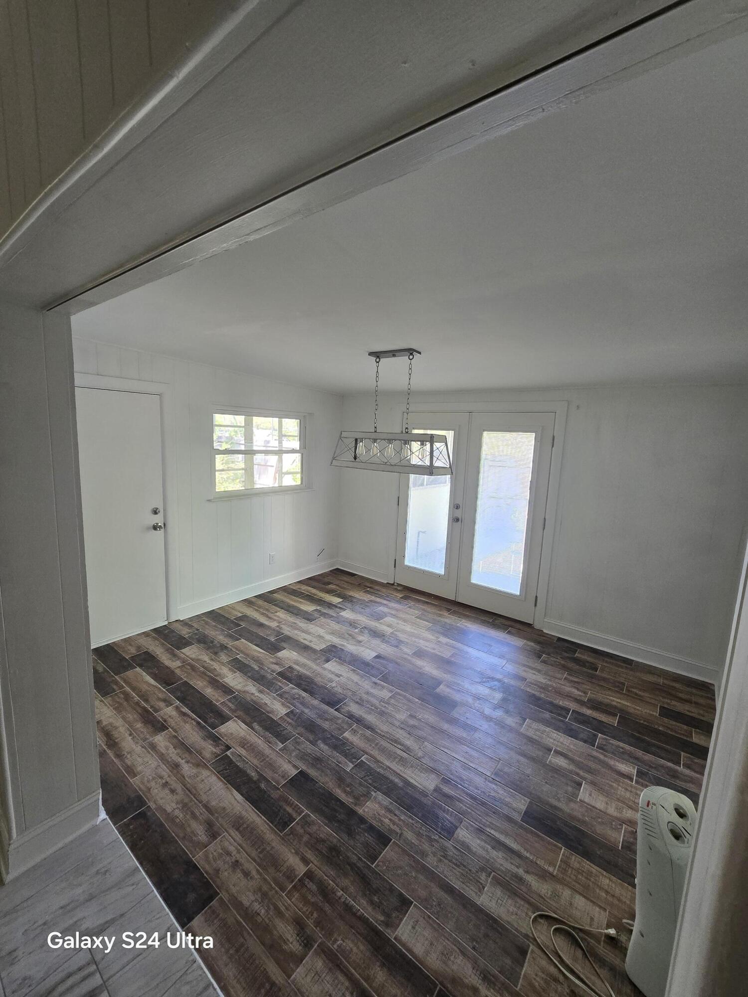 PARK PLACE 3RD ADDN LOT 8 BLK 8 - Residential Lease