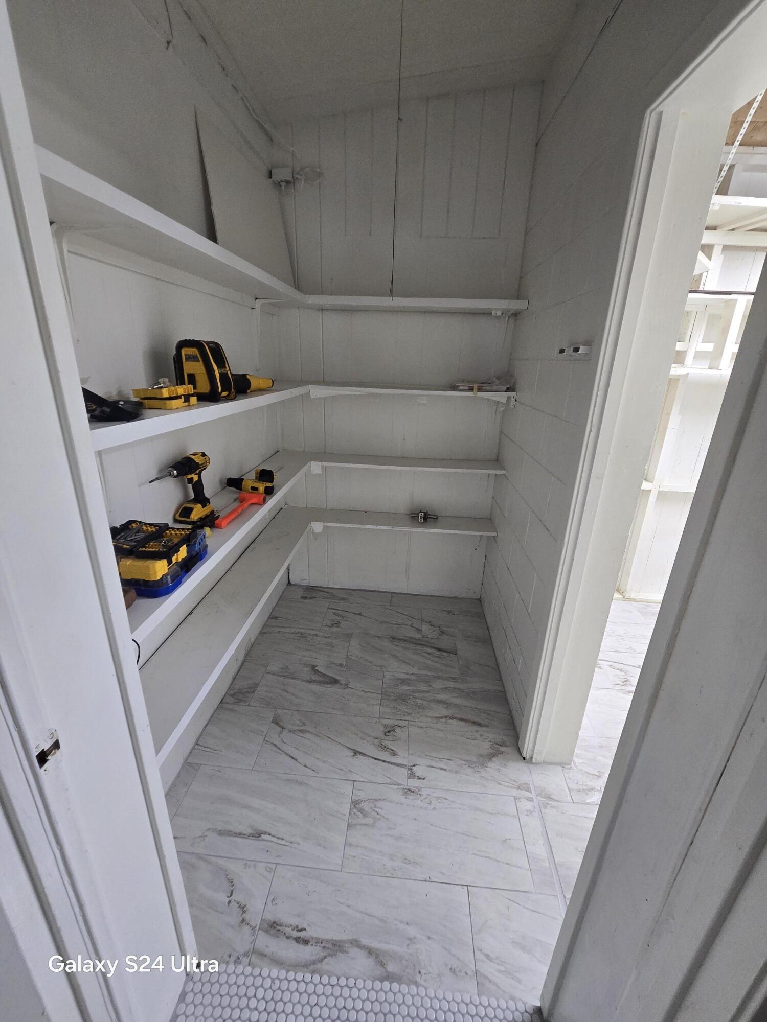 PARK PLACE 3RD ADDN LOT 8 BLK 8 - Residential Lease