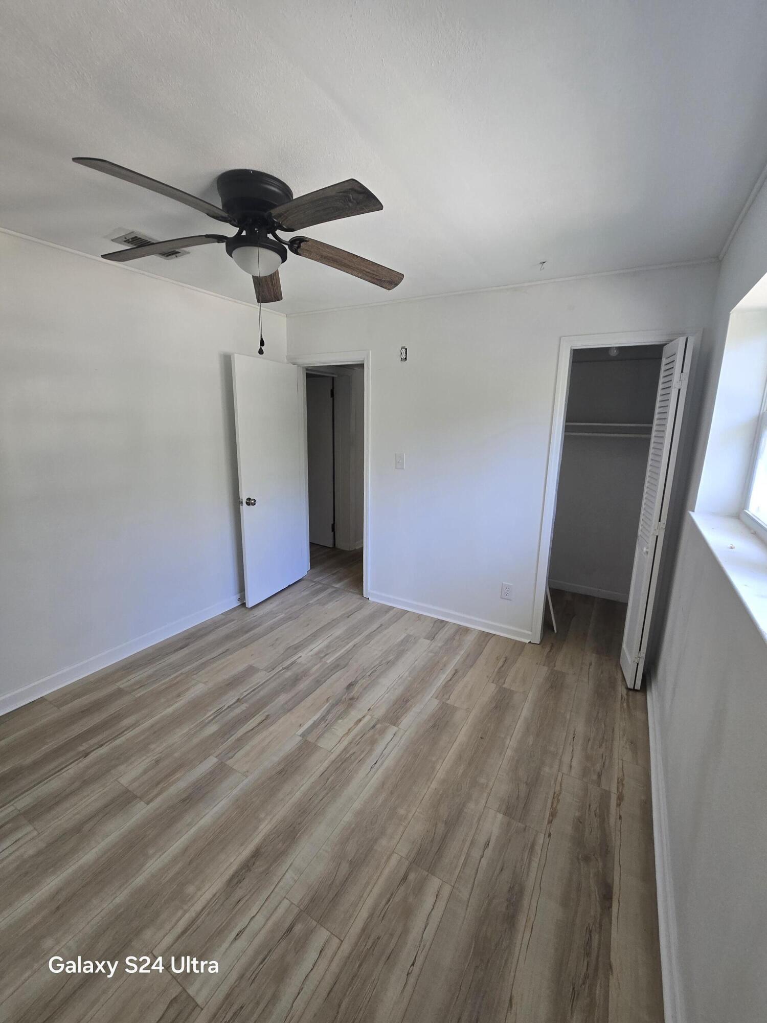 PARK PLACE 3RD ADDN LOT 8 BLK 8 - Residential Lease