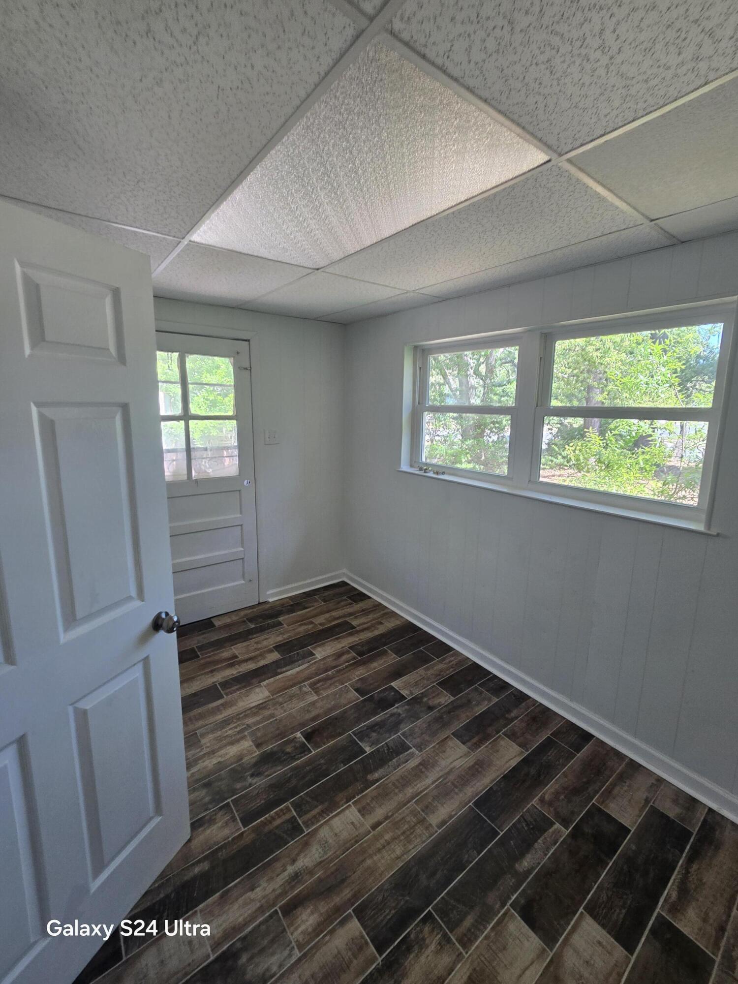 PARK PLACE 3RD ADDN LOT 8 BLK 8 - Residential Lease