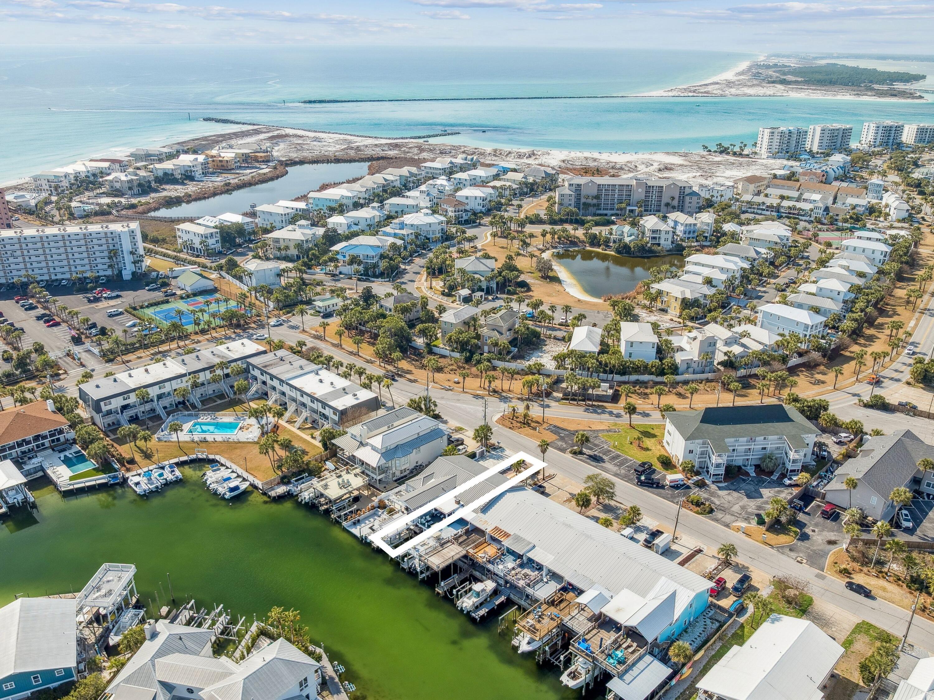 HOLIDAY ISLE - Residential