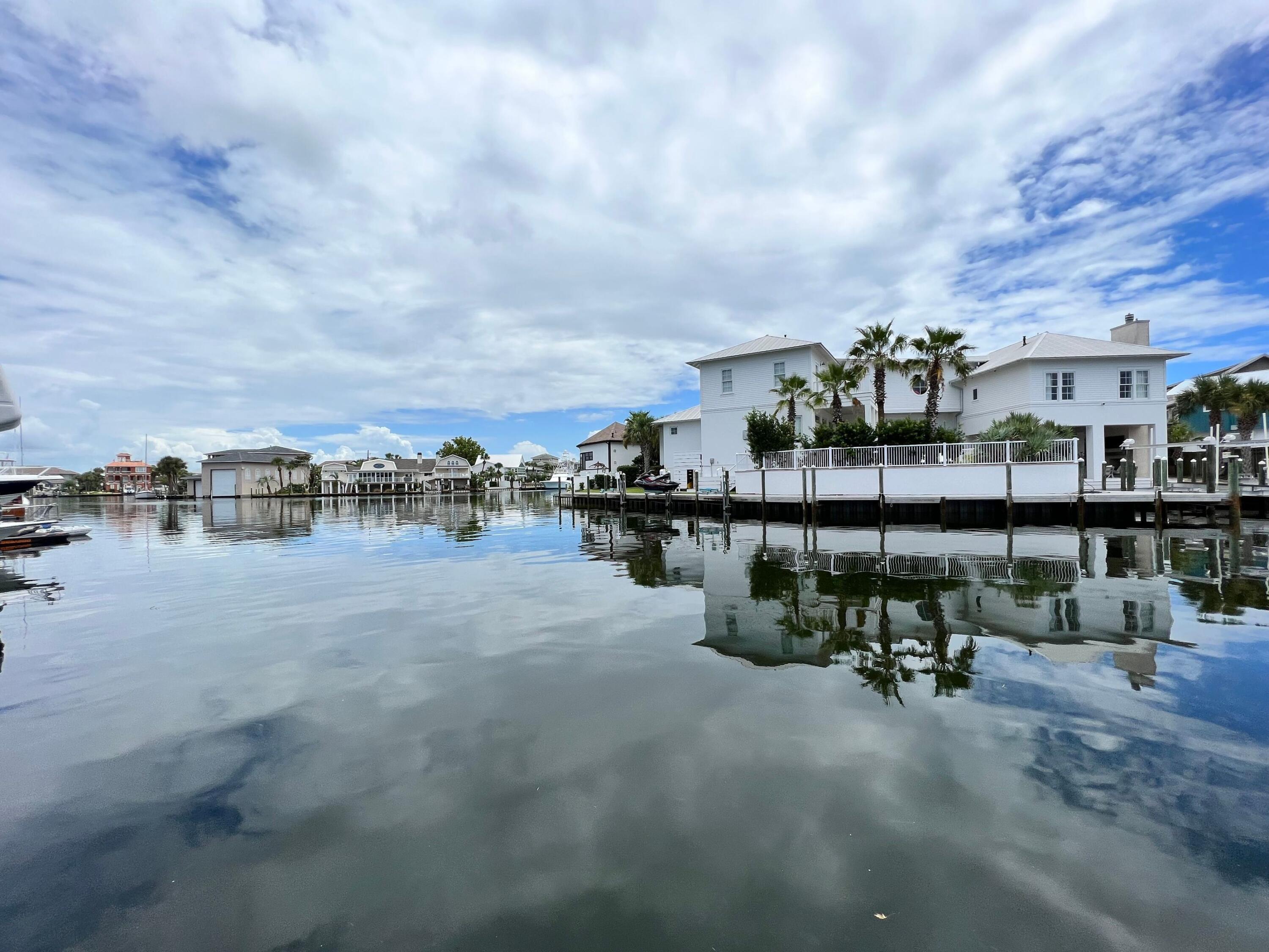 HOLIDAY ISLE - Residential