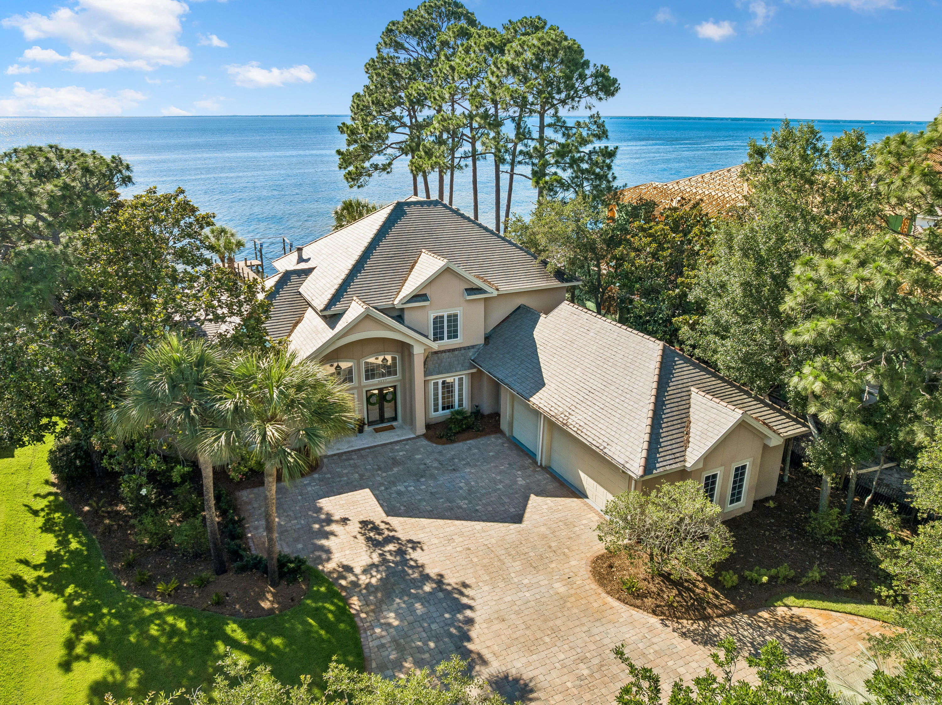 3217 Bay Estates