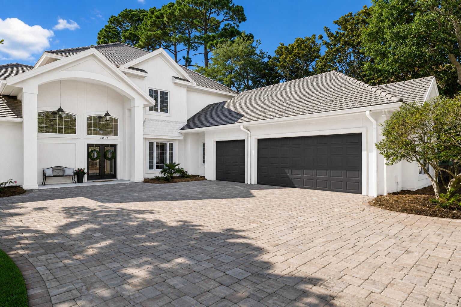 3217 Bay Estates Circle