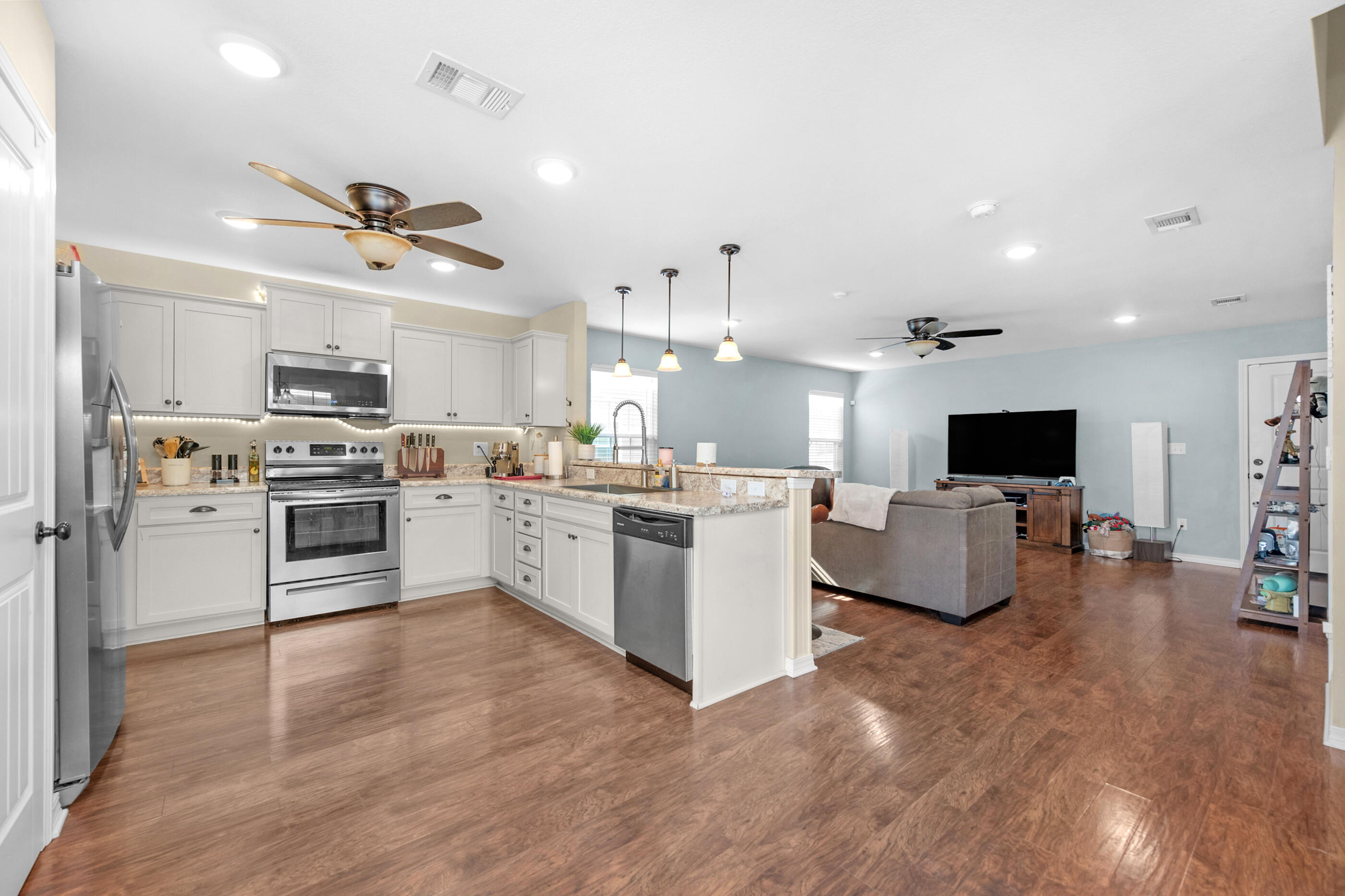 STILLWELL ESTATES - Residential