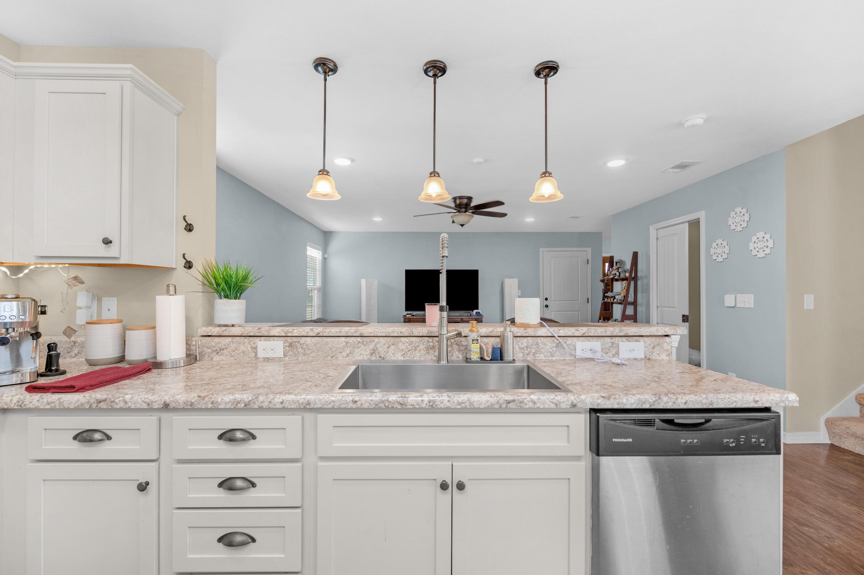 STILLWELL ESTATES - Residential