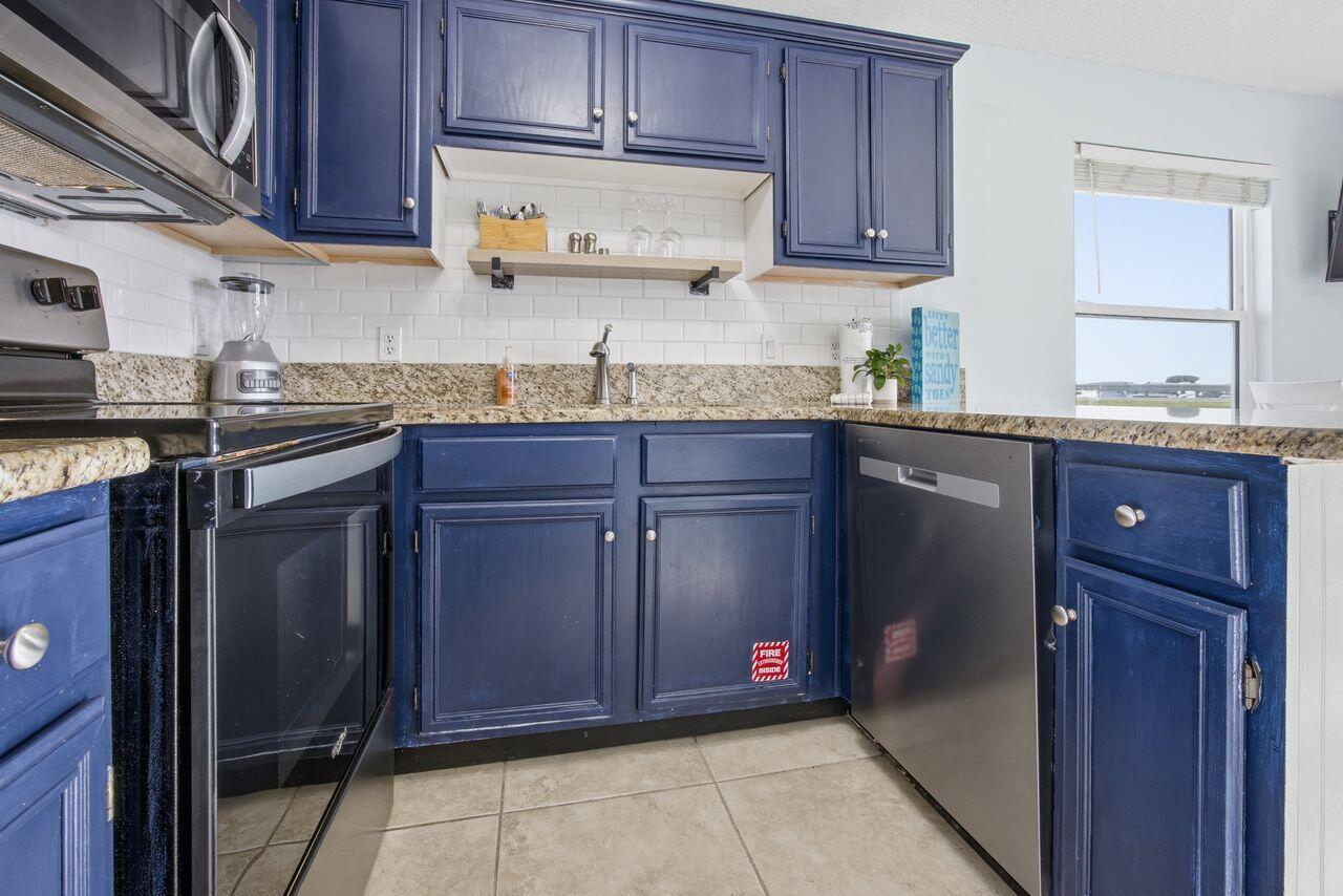 SUMMERSPELL CONDO - Residential