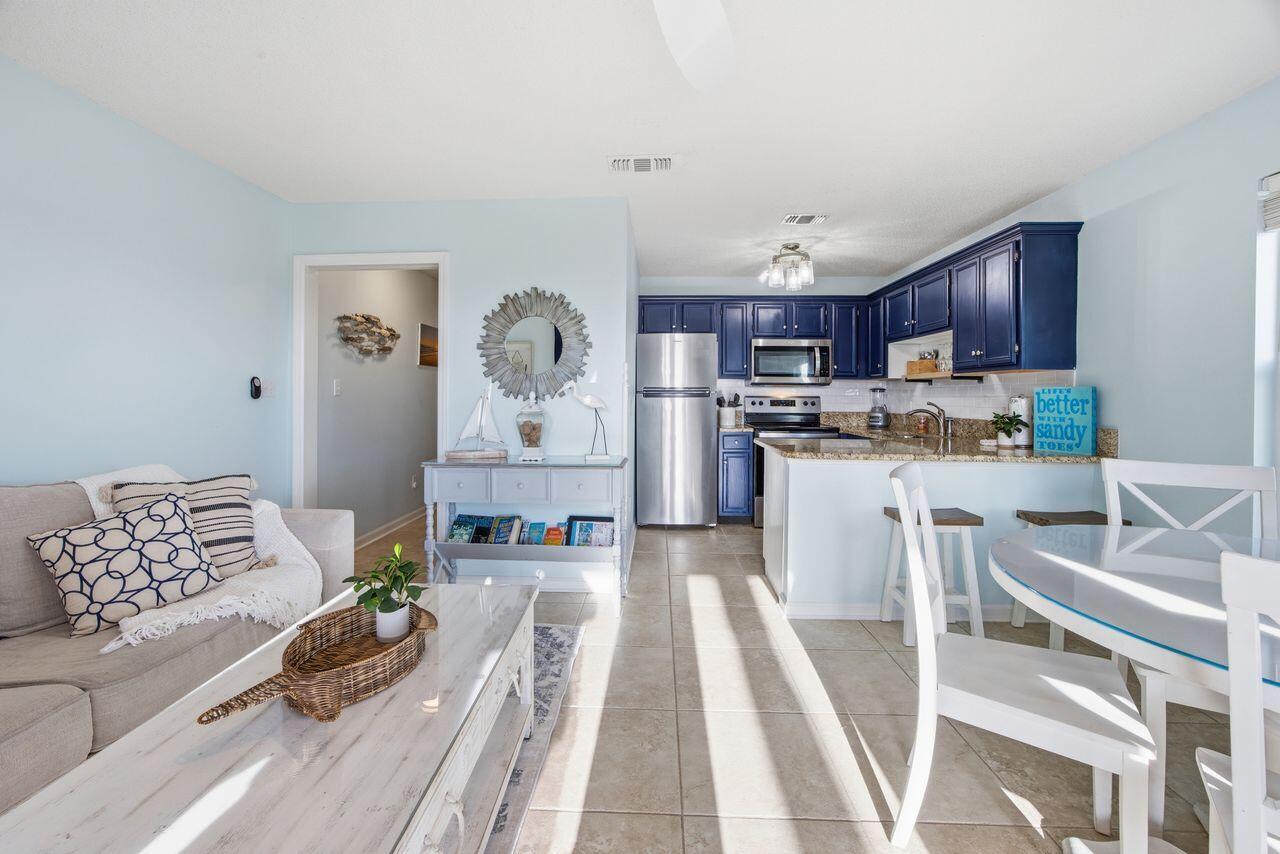 SUMMERSPELL CONDO - Residential