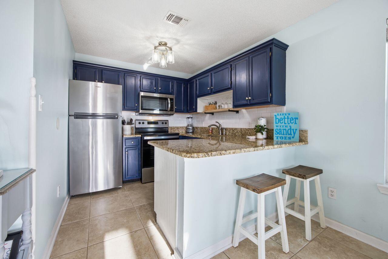 SUMMERSPELL CONDO - Residential