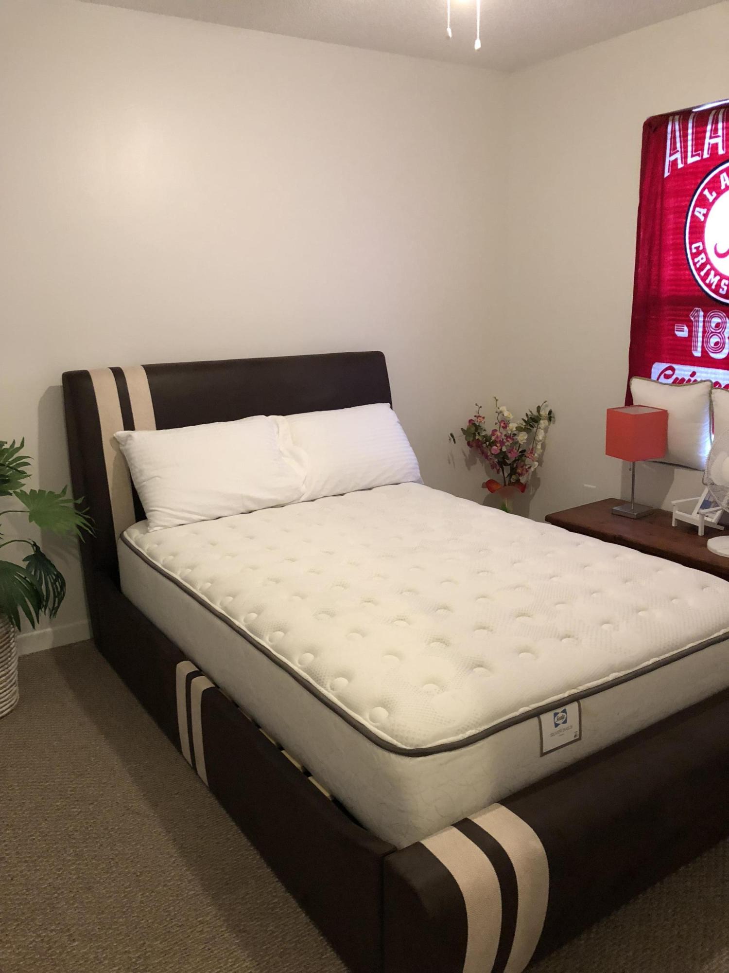 COUNTRY CLUB VILLAS - Residential