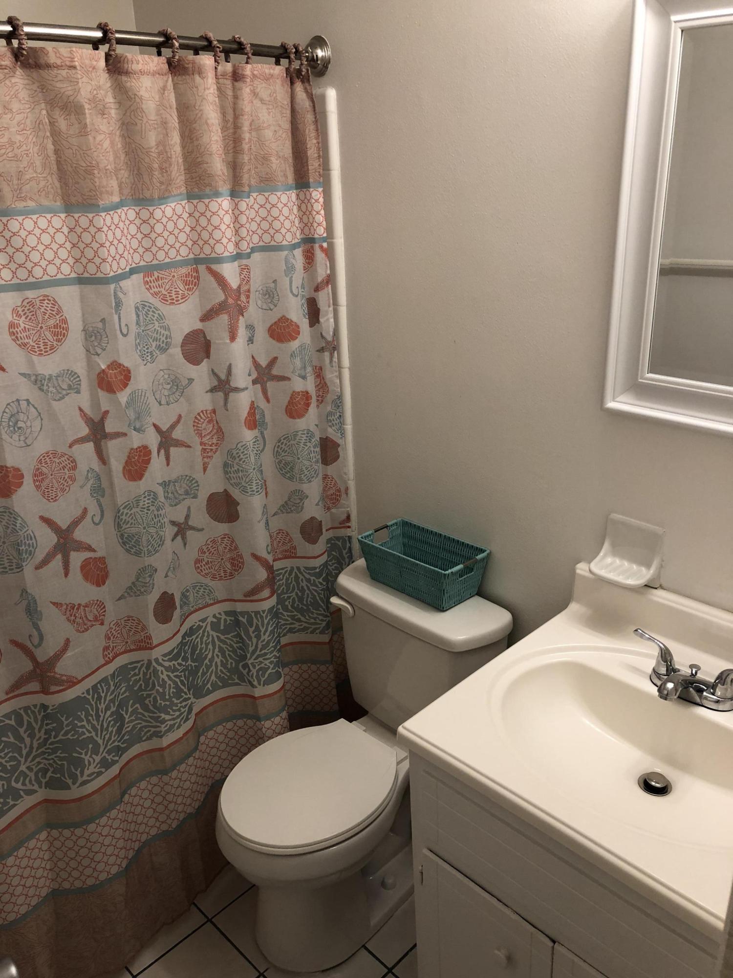 COUNTRY CLUB VILLAS - Residential