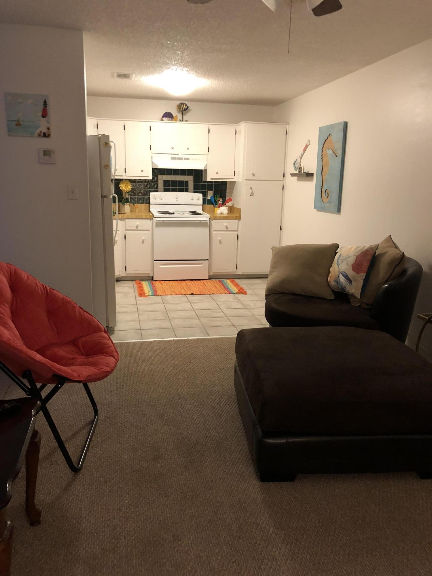 COUNTRY CLUB VILLAS - Residential