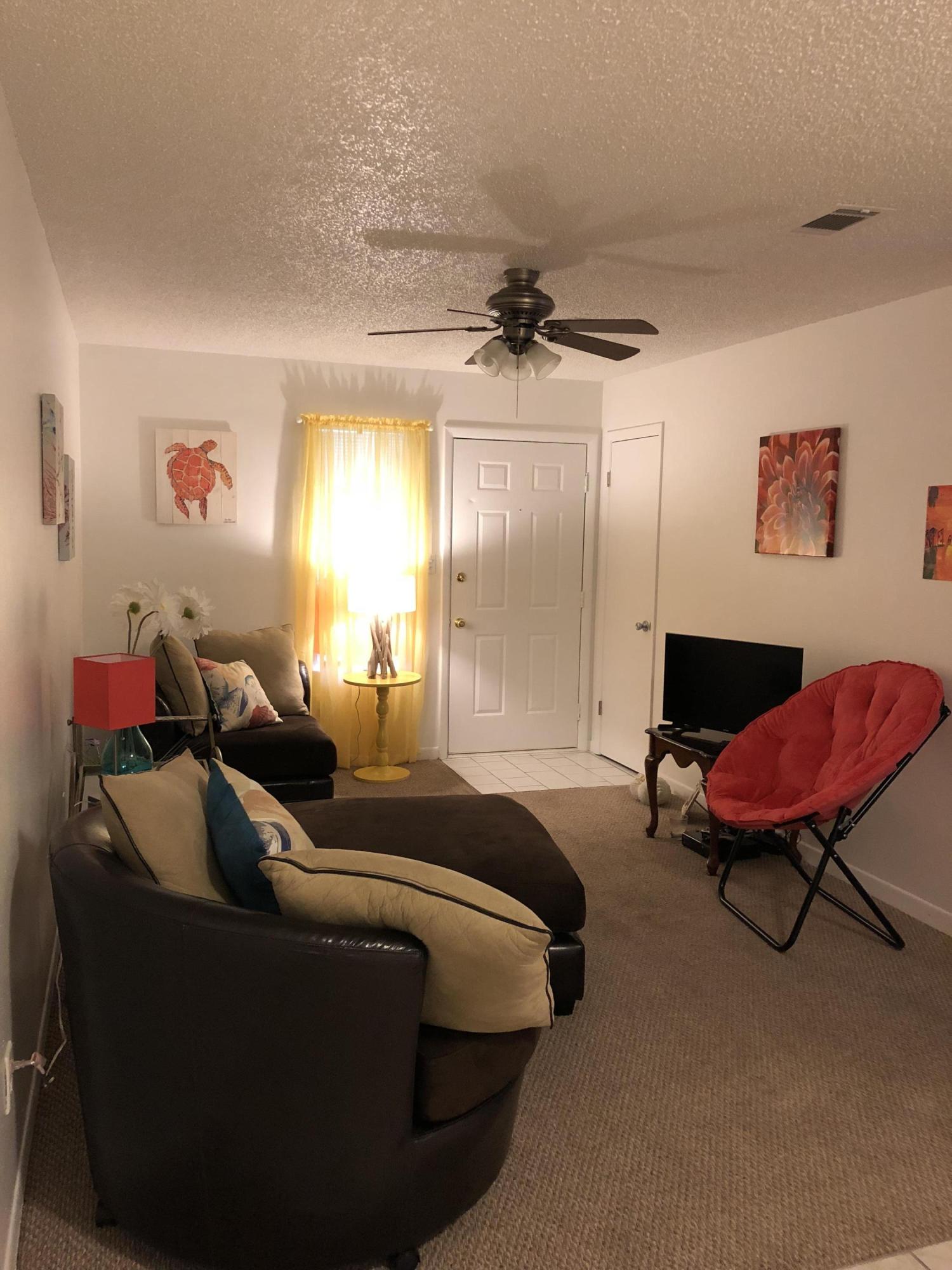 COUNTRY CLUB VILLAS - Residential