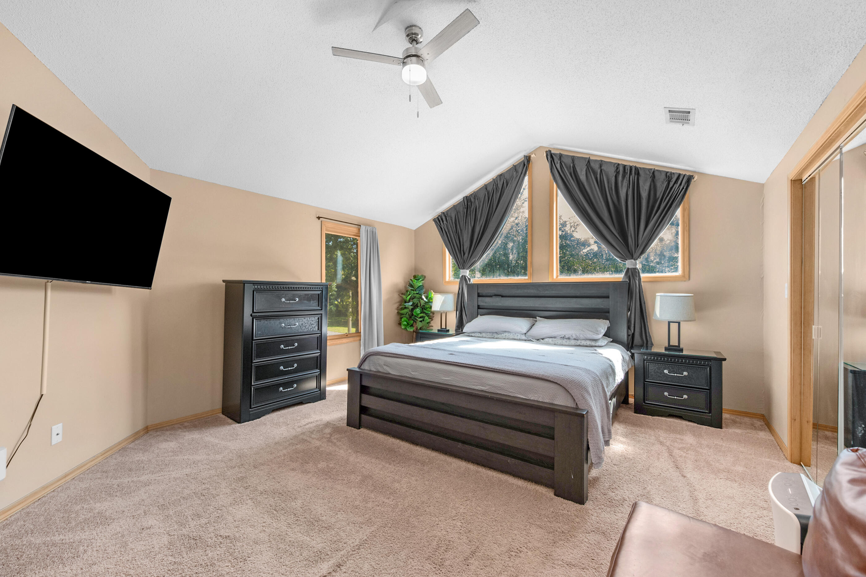 LAS HADAS - Residential Lease