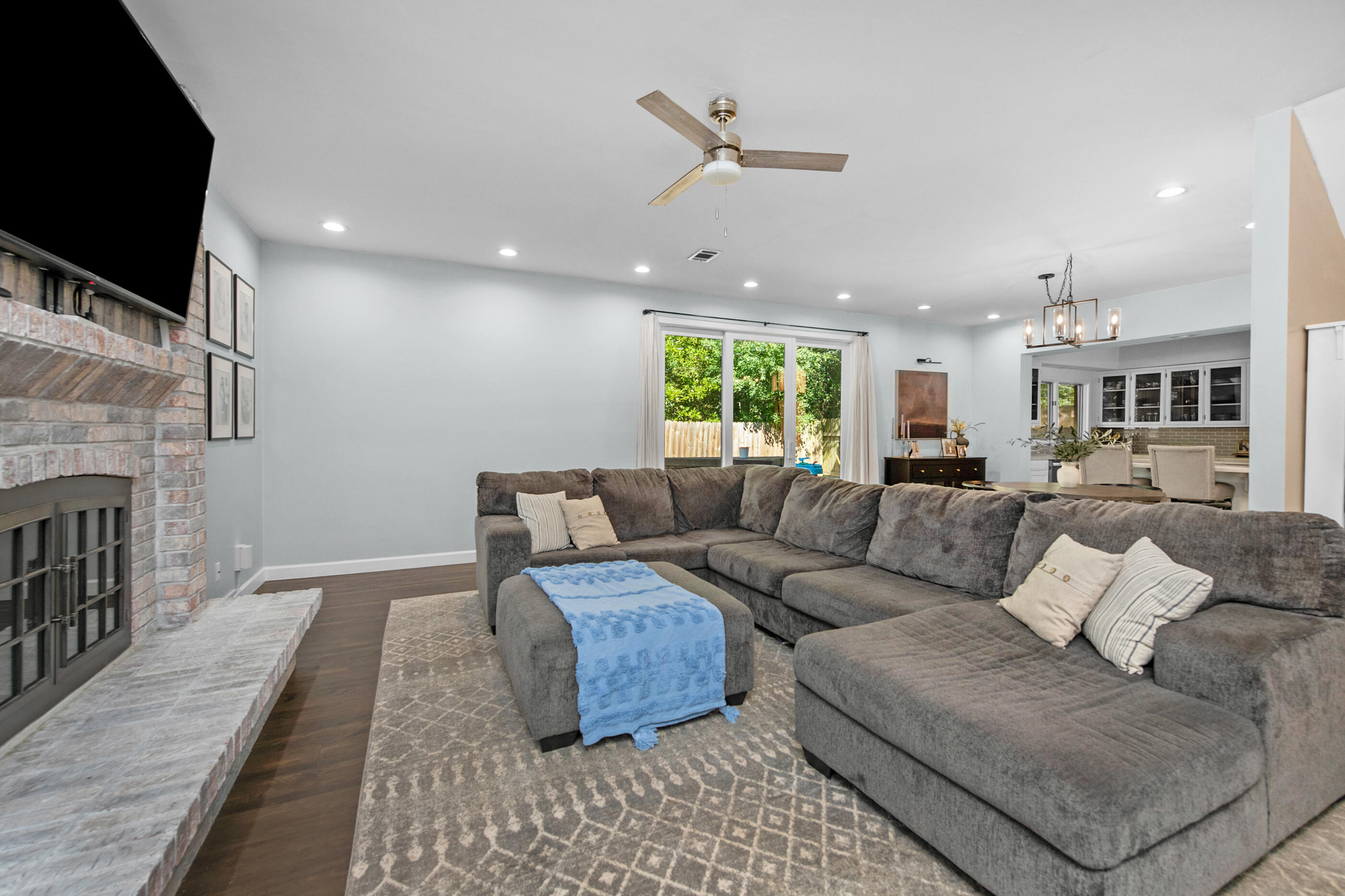 LAS HADAS - Residential Lease
