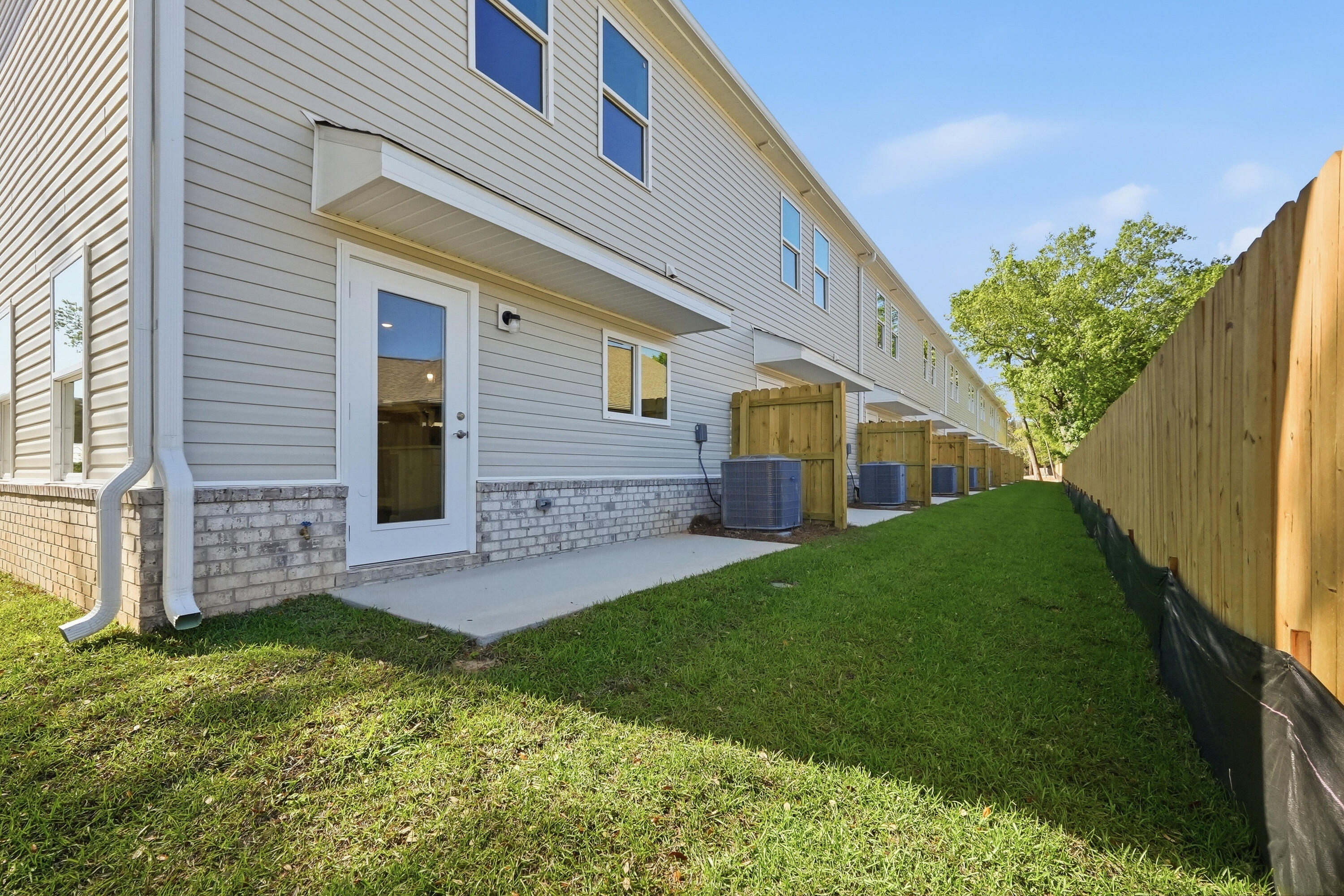 Vicki Leigh T/H - Residential