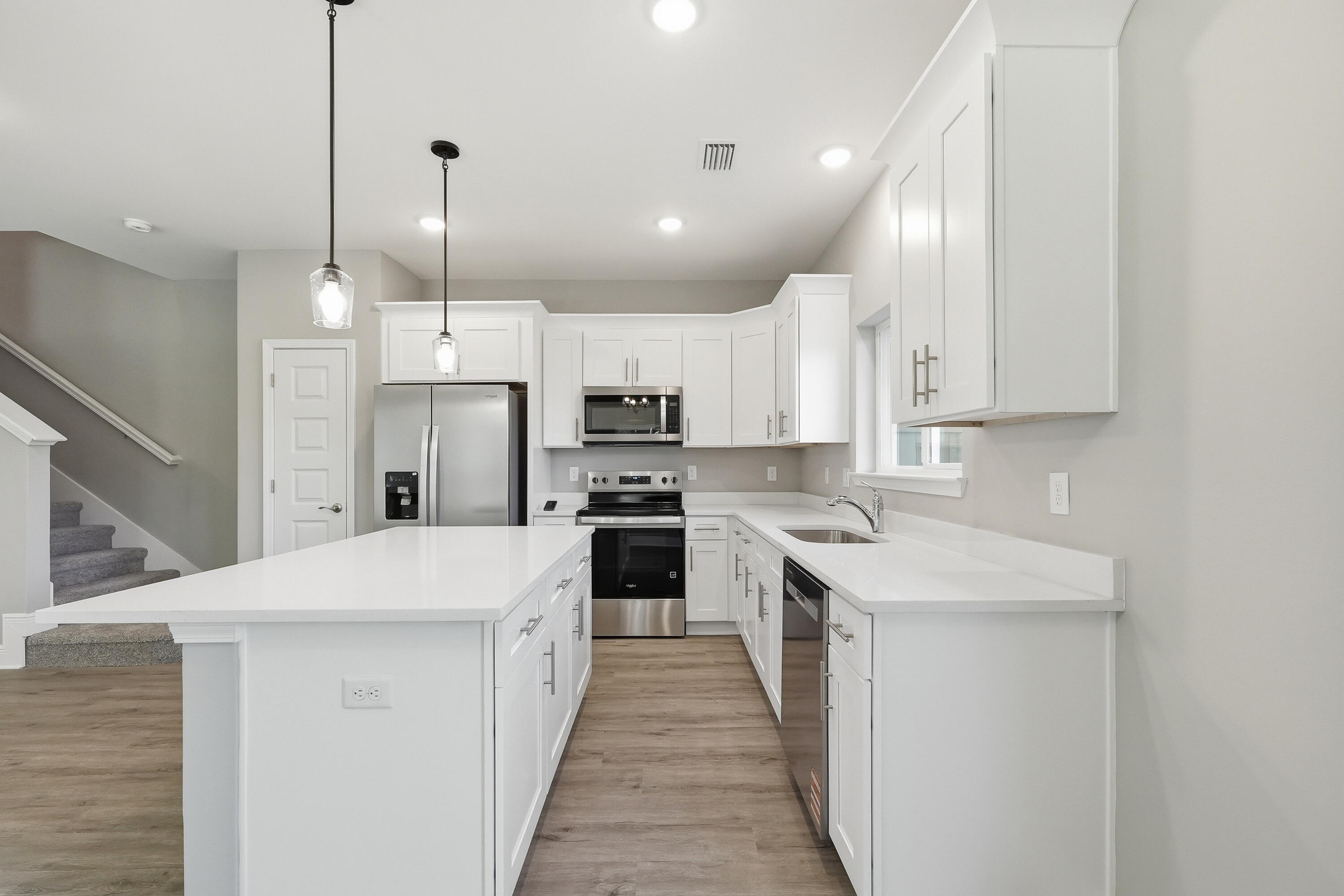 Vicki Leigh T/H - Residential