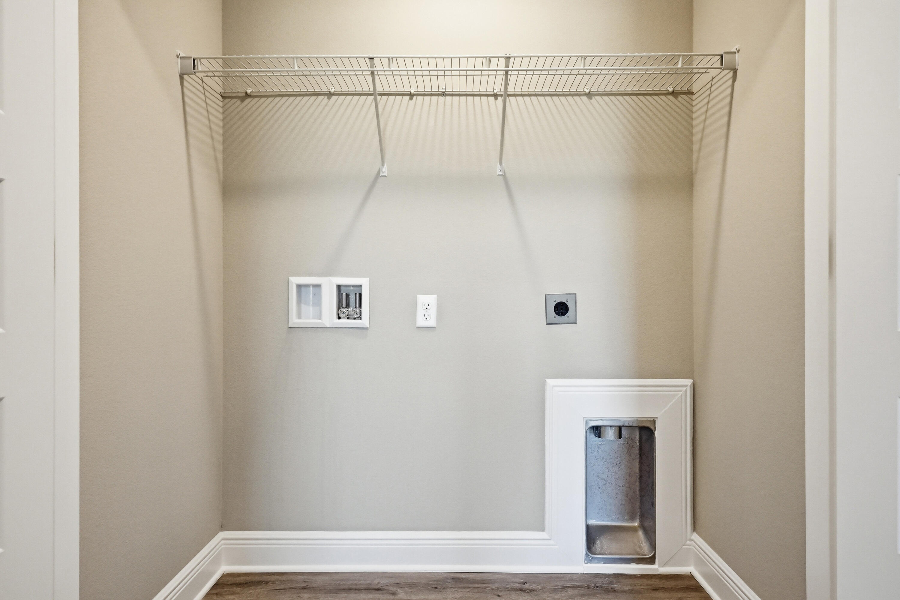 Vicki Leigh T/H - Residential