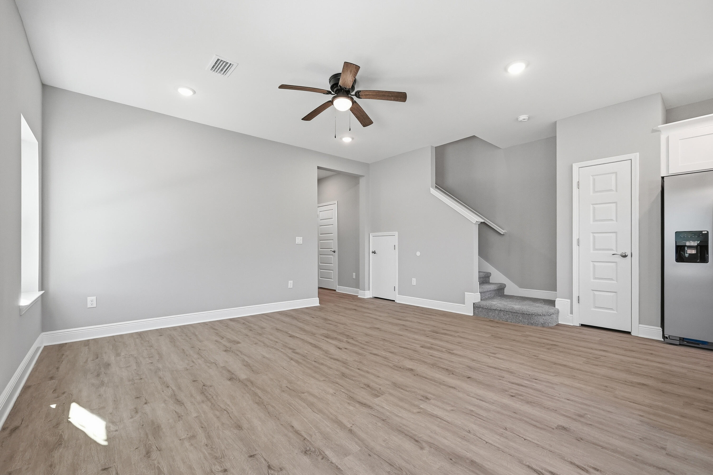 Vicki Leigh T/H - Residential