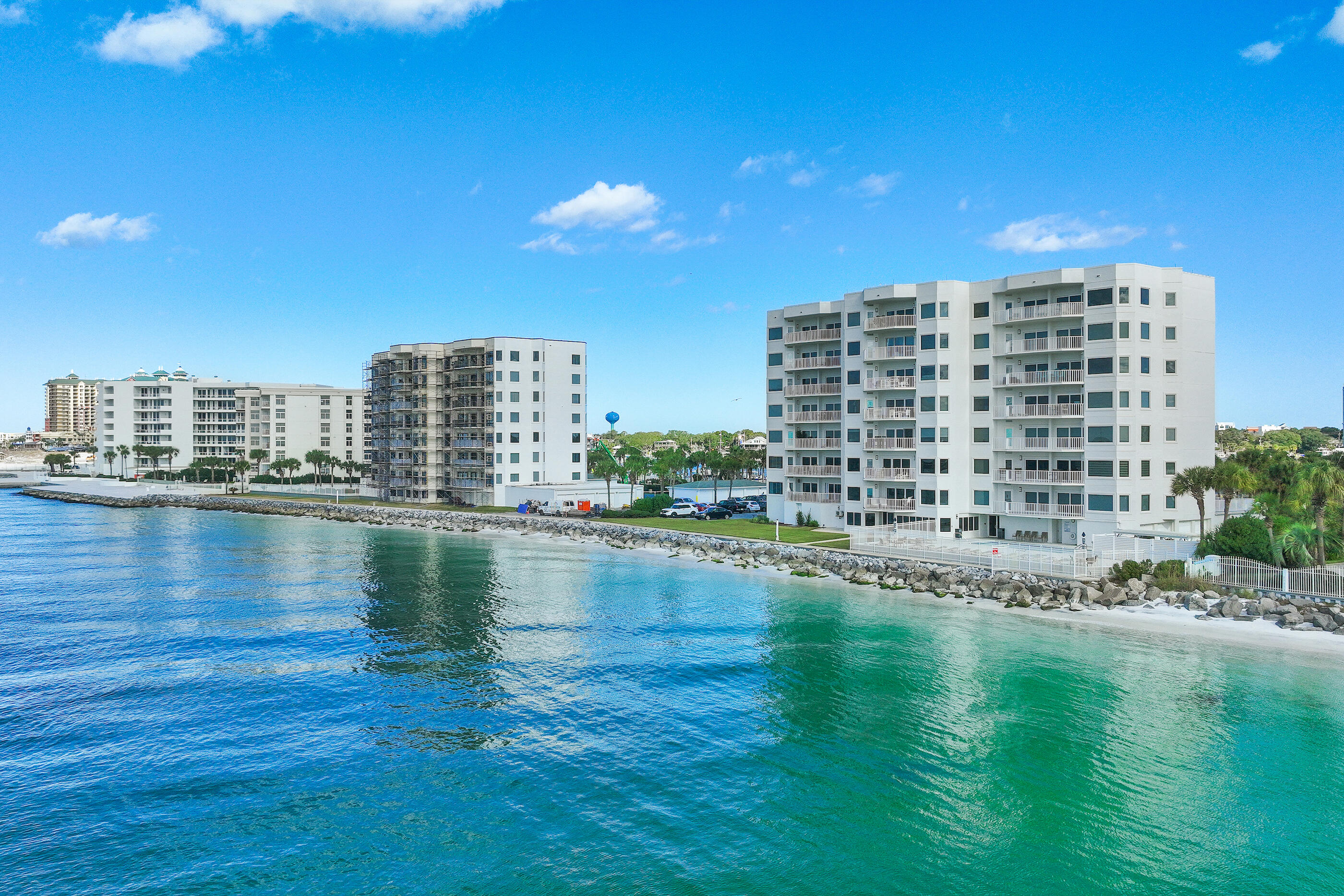 WATERVIEW TOWERS PH 2 - Residential