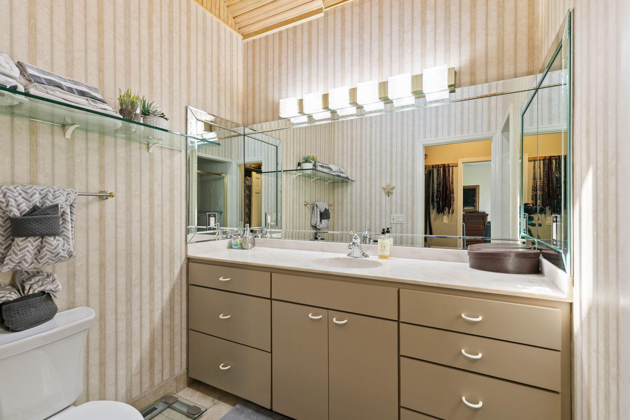 Rocky Bayou Cc Est 3 - Residential