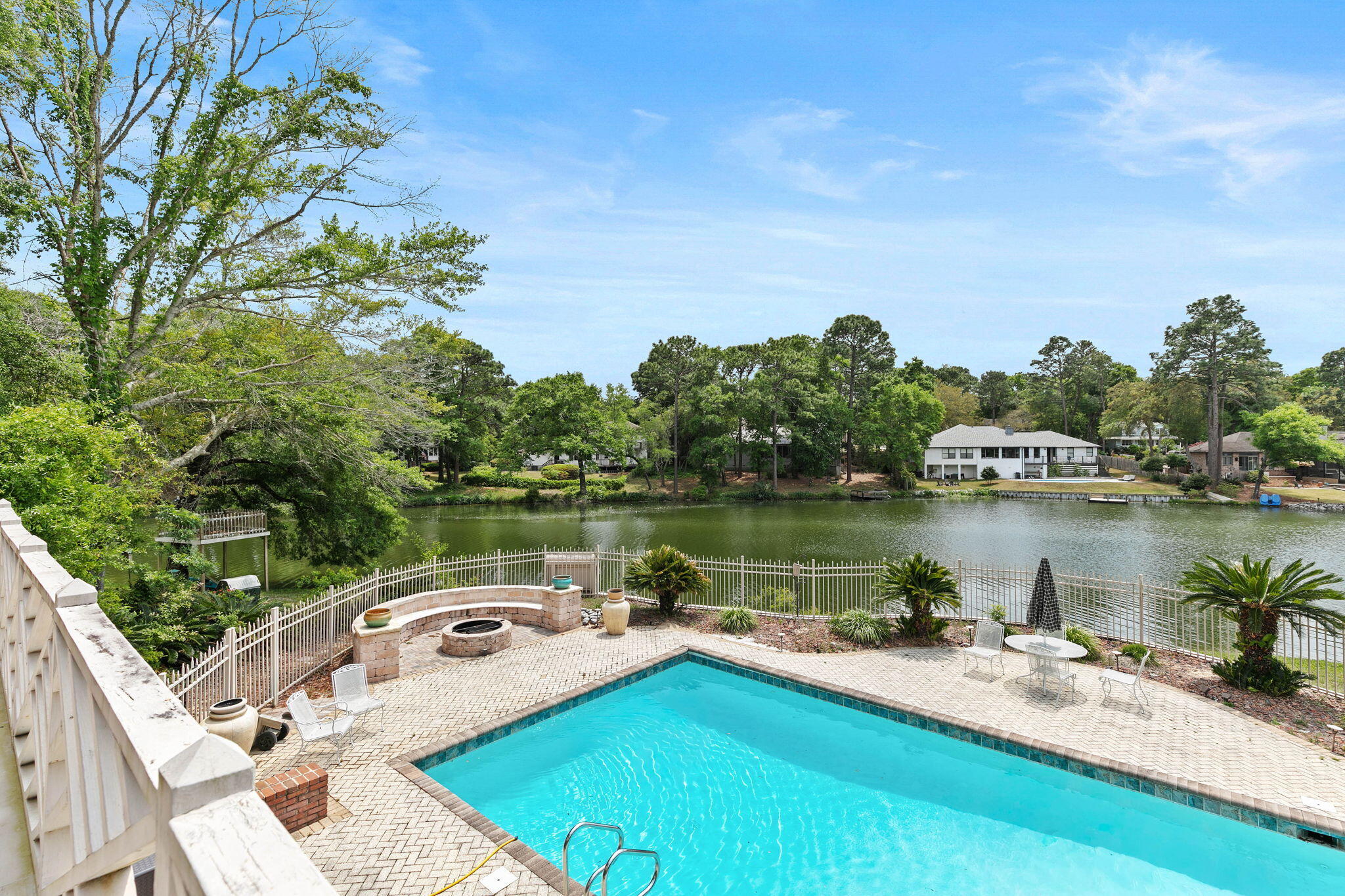 Rocky Bayou Cc Est 3 - Residential