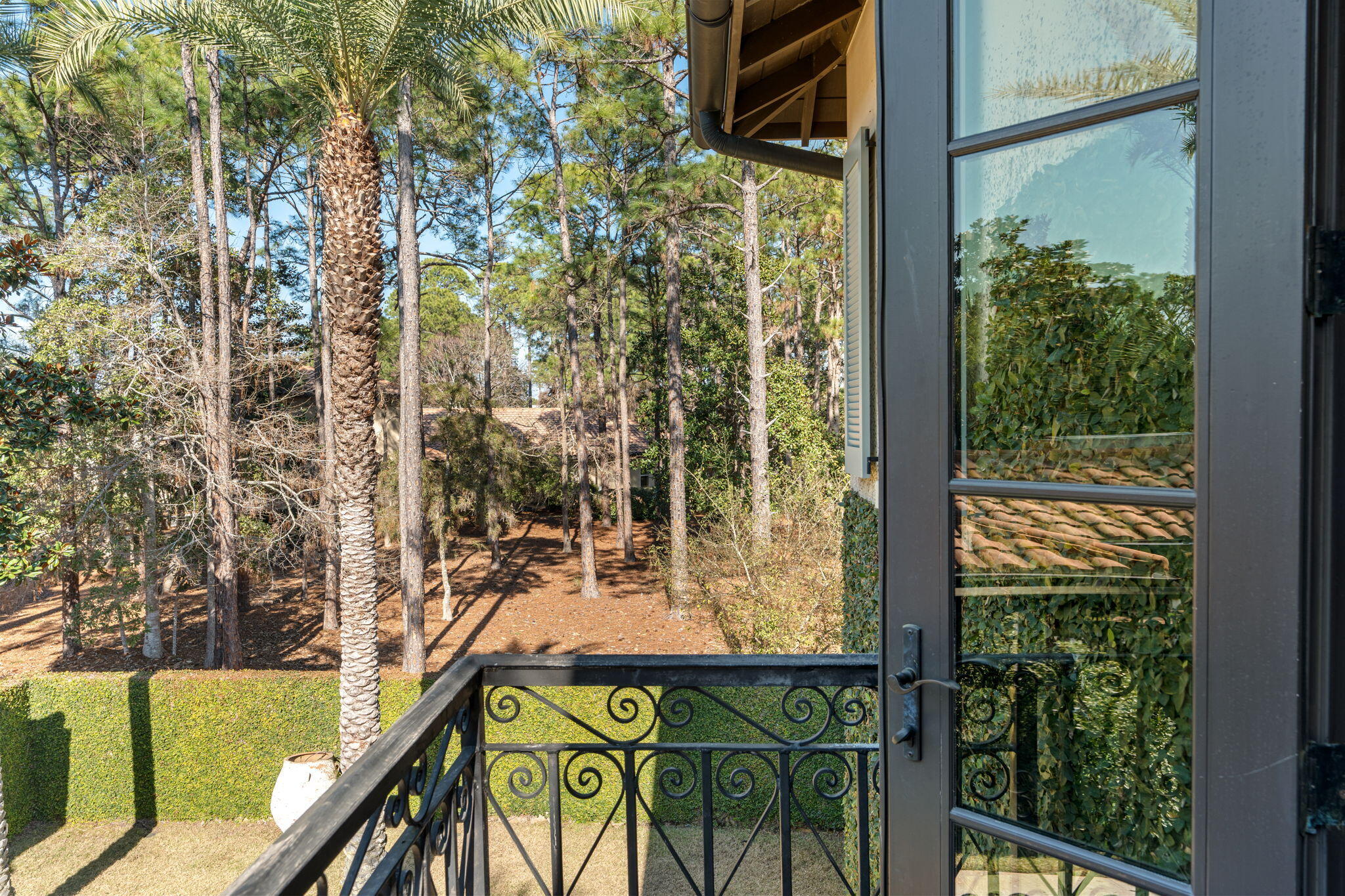 BAYTOWNE AVE EAST - Residential