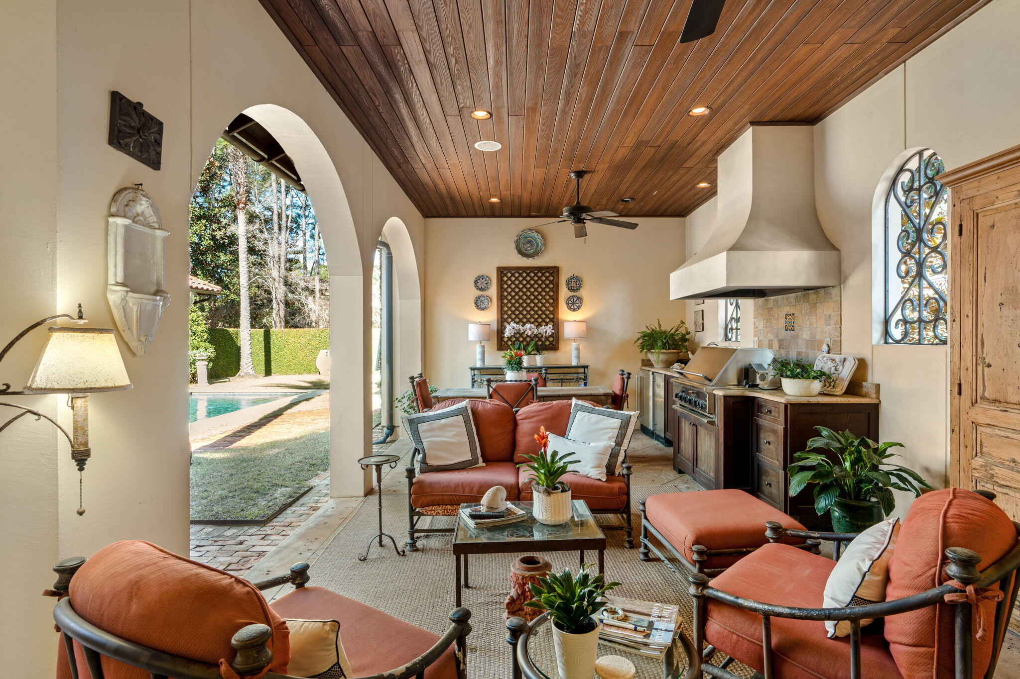 BAYTOWNE AVE EAST - Residential