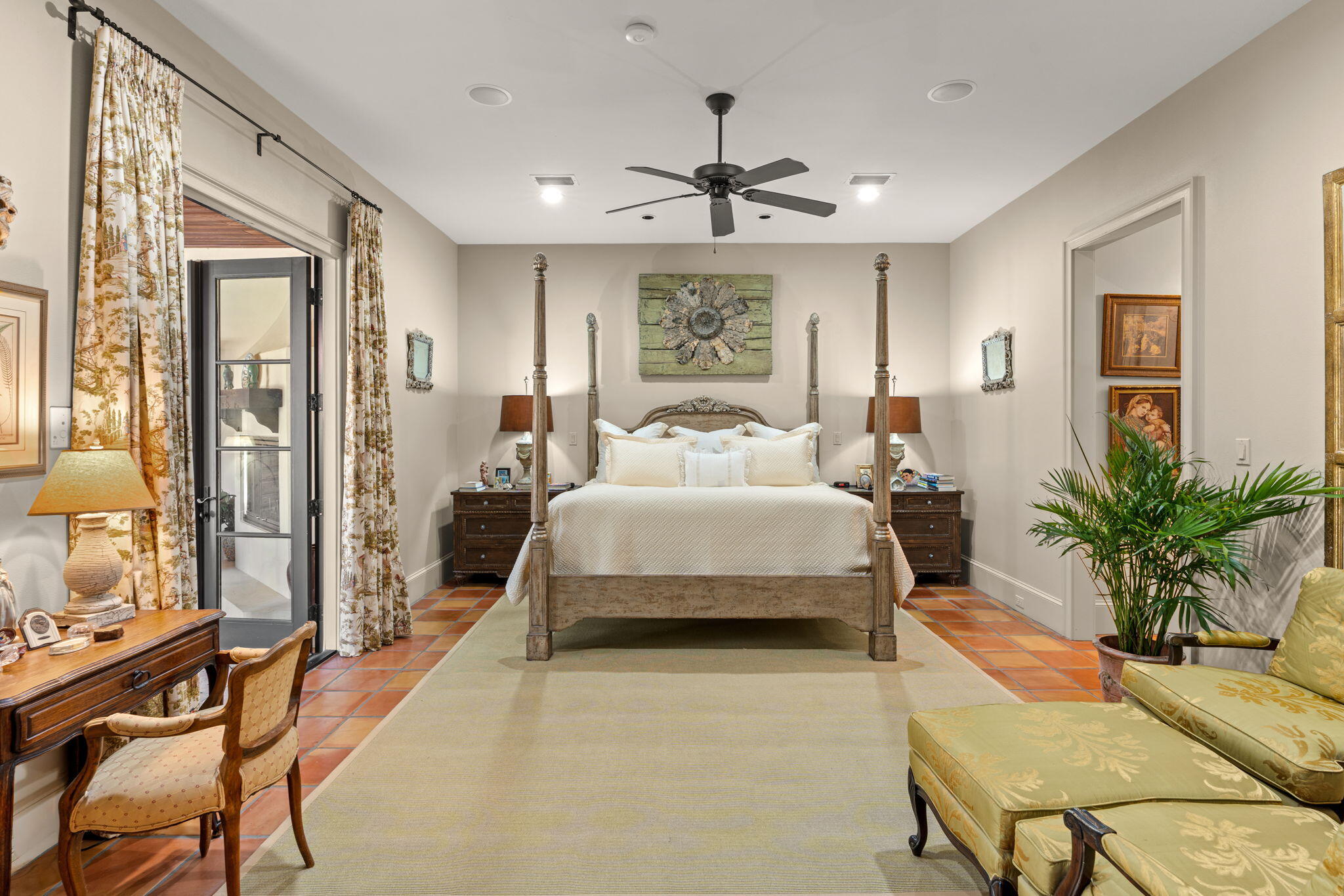 BAYTOWNE AVE EAST - Residential