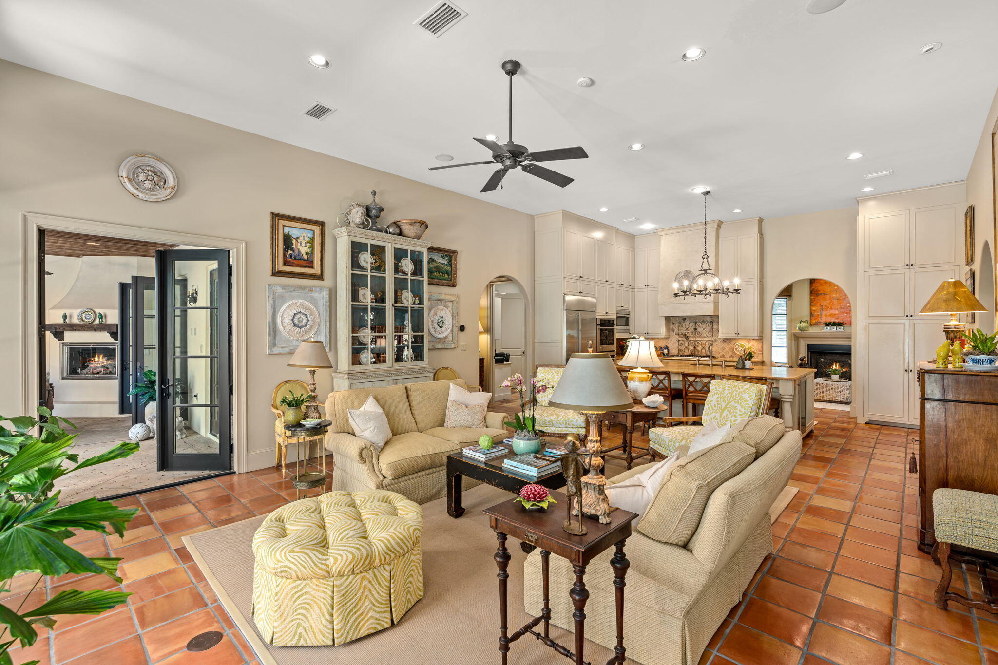 BAYTOWNE AVE EAST - Residential