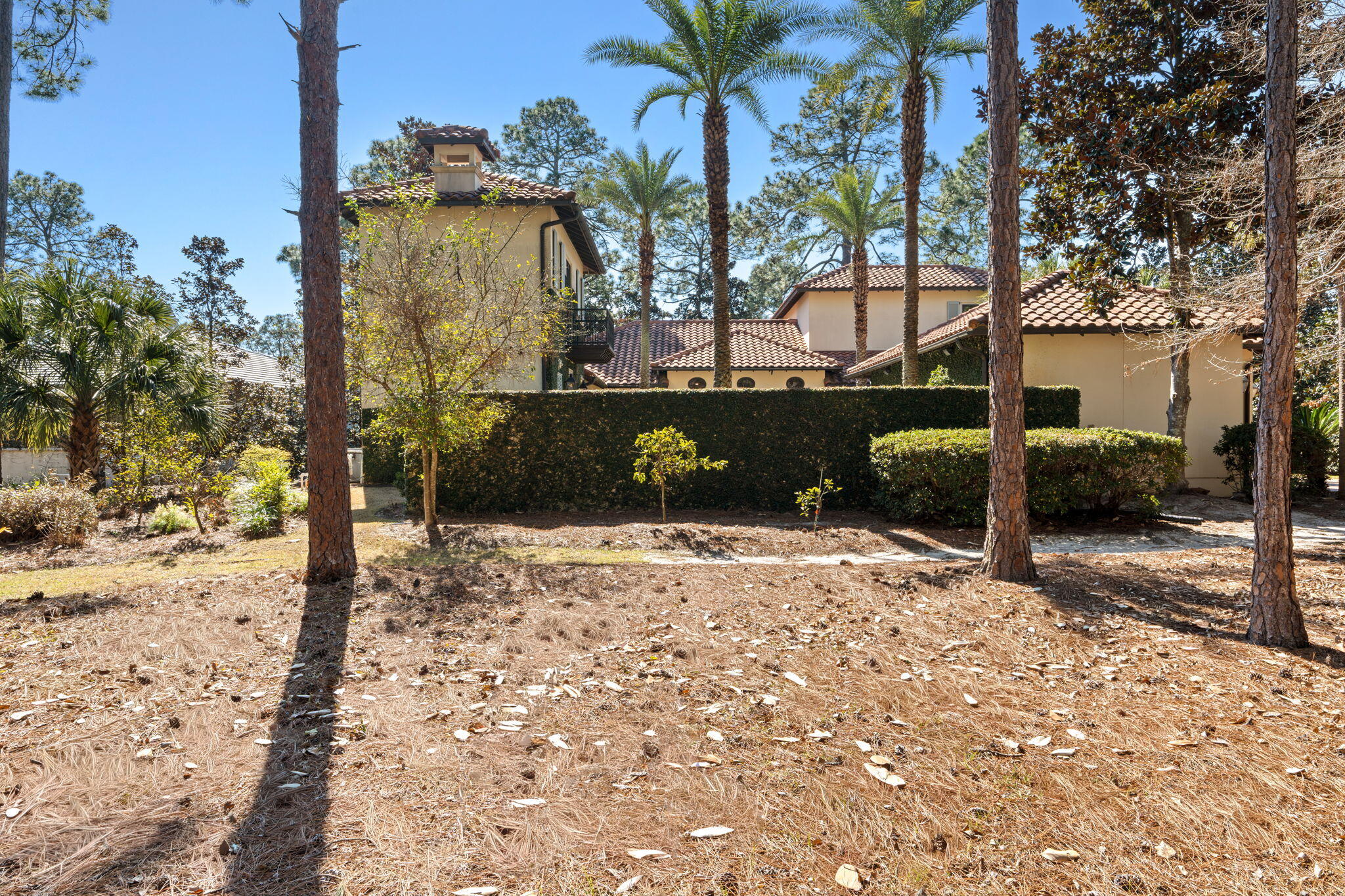 BAYTOWNE AVE EAST - Residential