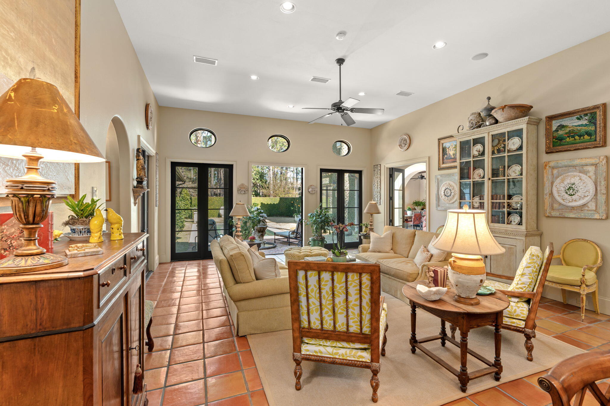 BAYTOWNE AVE EAST - Residential