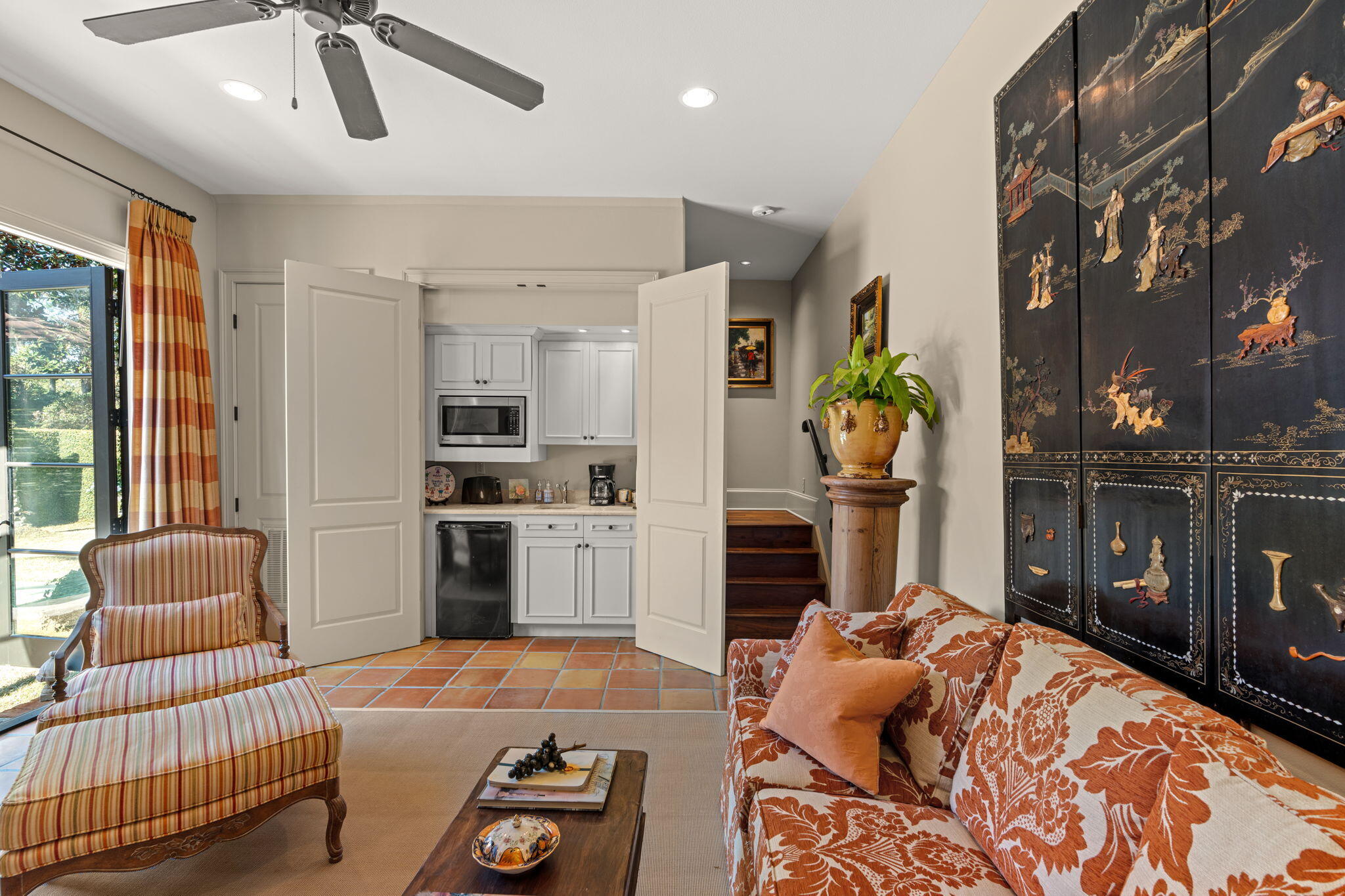 BAYTOWNE AVE EAST - Residential